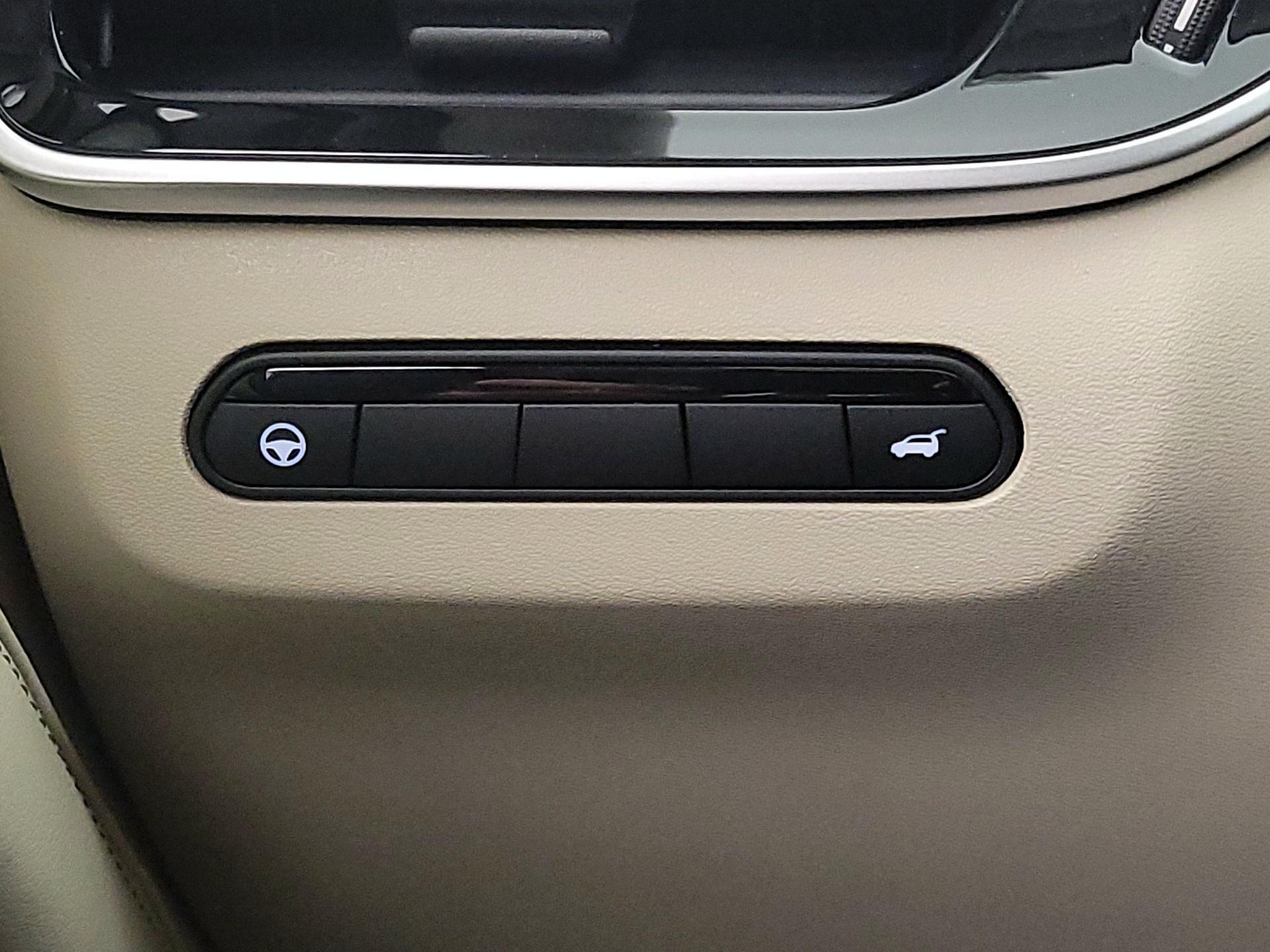 Thumbnail: 2023 INFINITI QX60 - 13