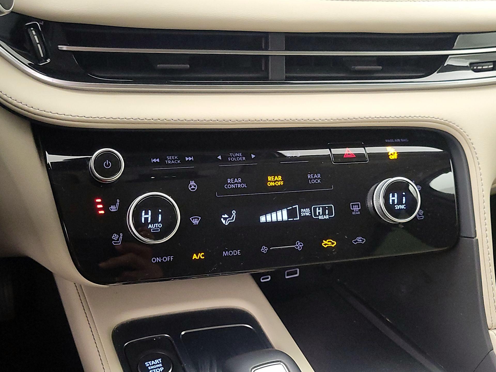 Thumbnail: 2023 INFINITI QX60 - 16