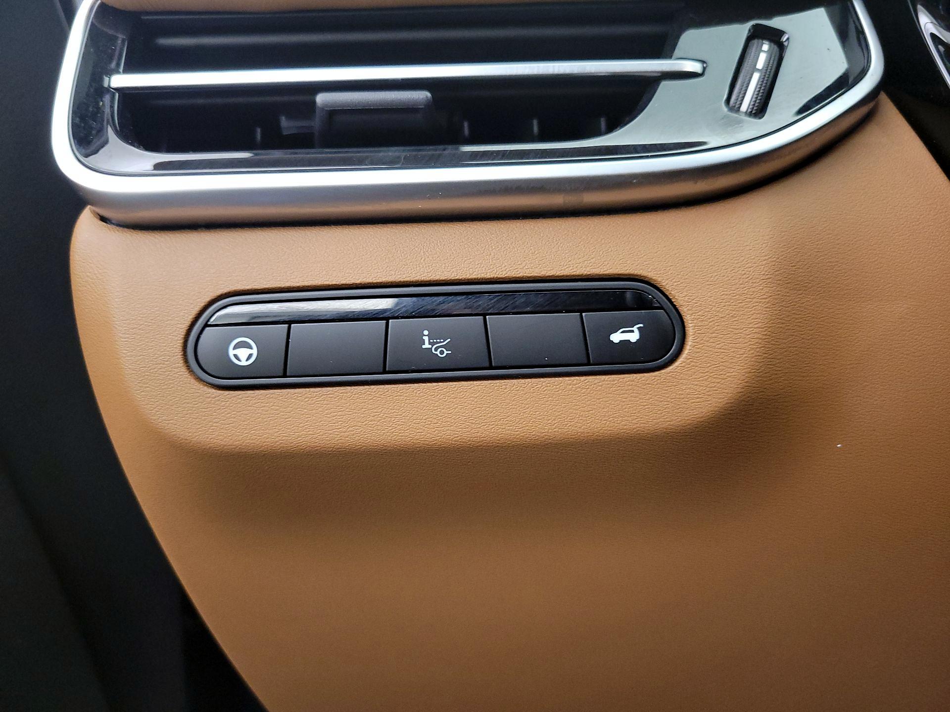 Thumbnail: 2023 INFINITI QX60 - 13