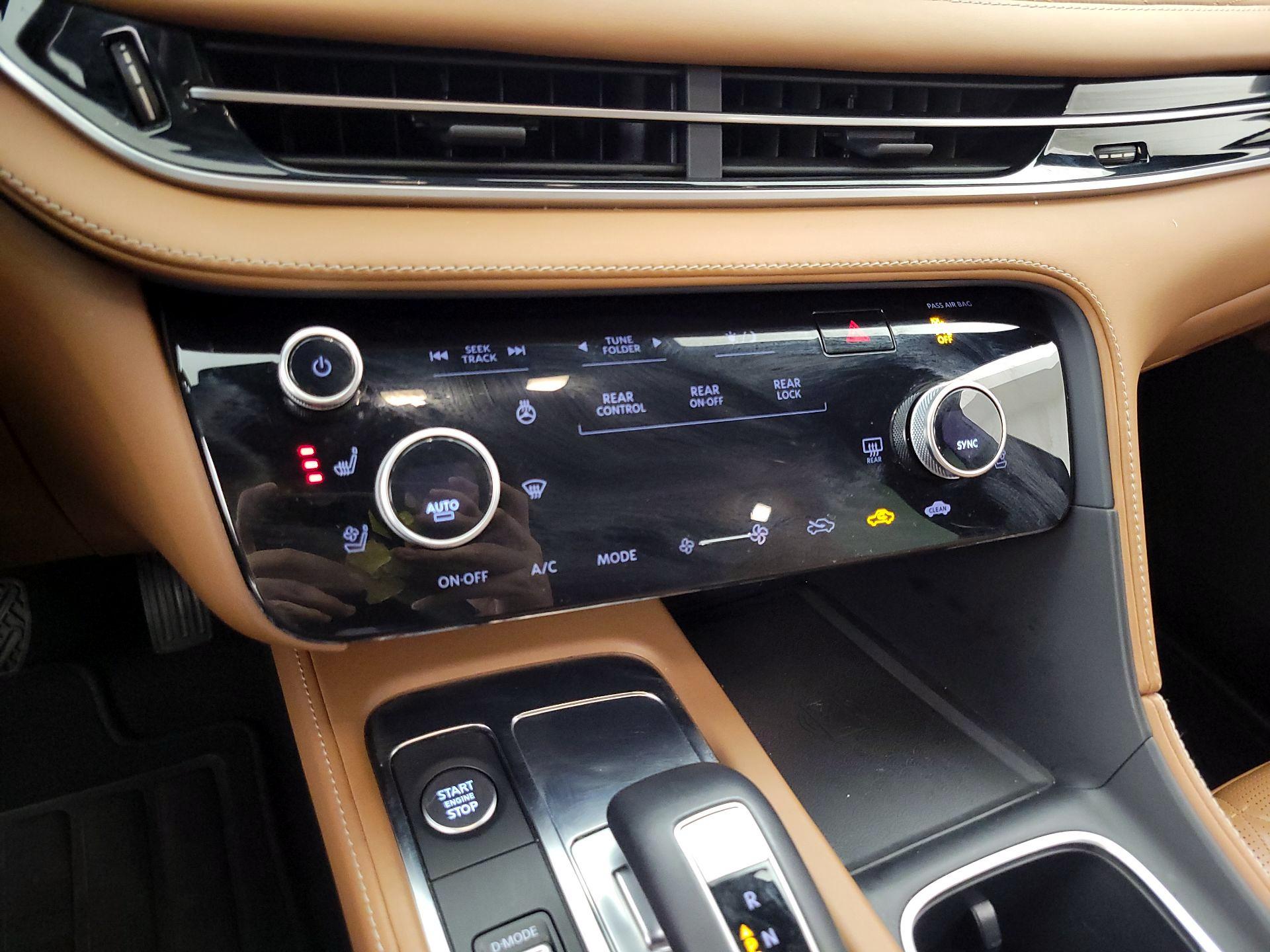 Thumbnail: 2023 INFINITI QX60 - 17