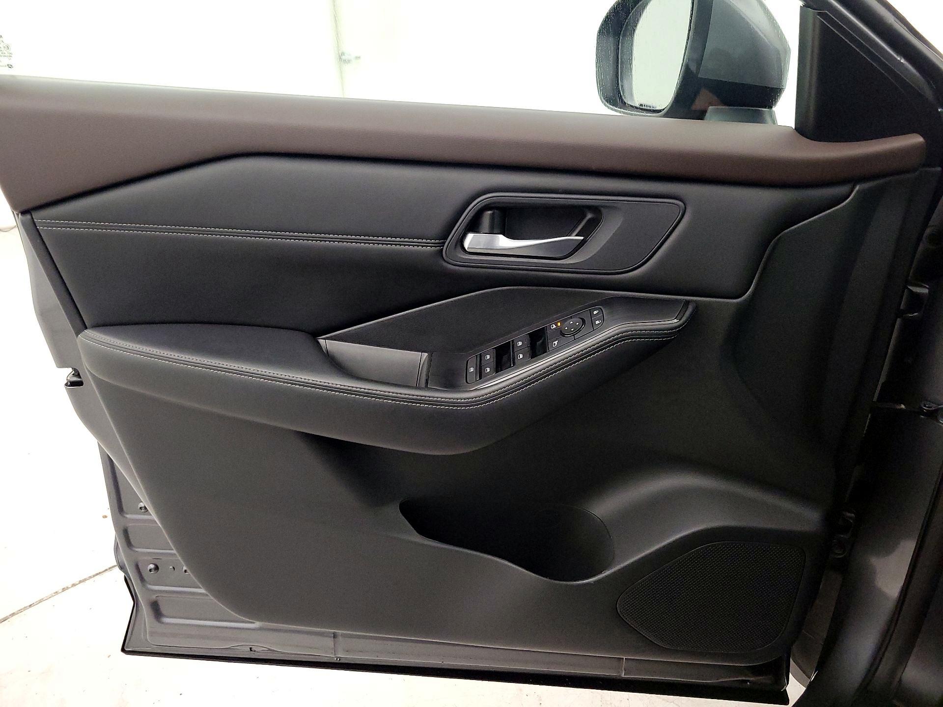 Thumbnail: 2023 Nissan Rogue - 12