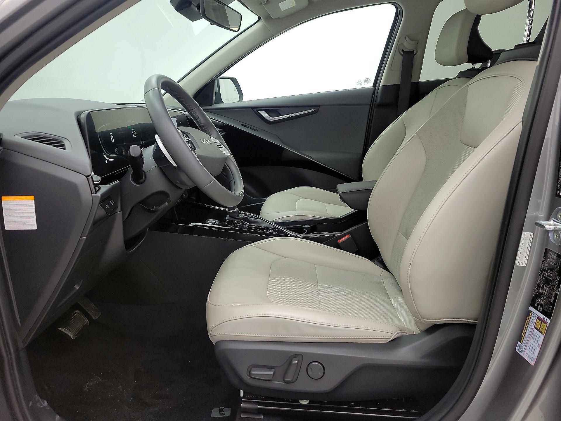 Thumbnail: 2023 Kia Niro - 11