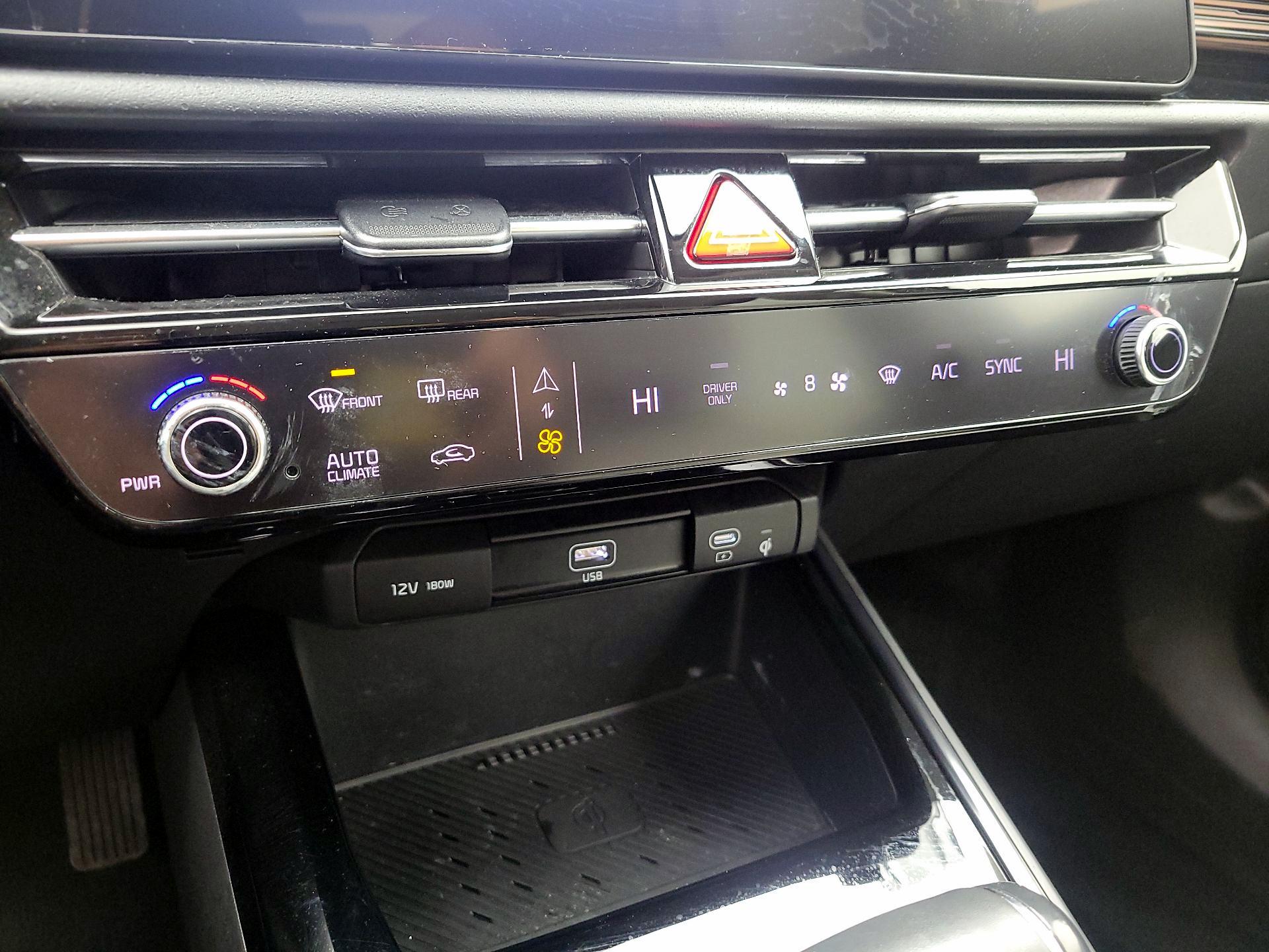 Thumbnail: 2023 Kia Niro - 17