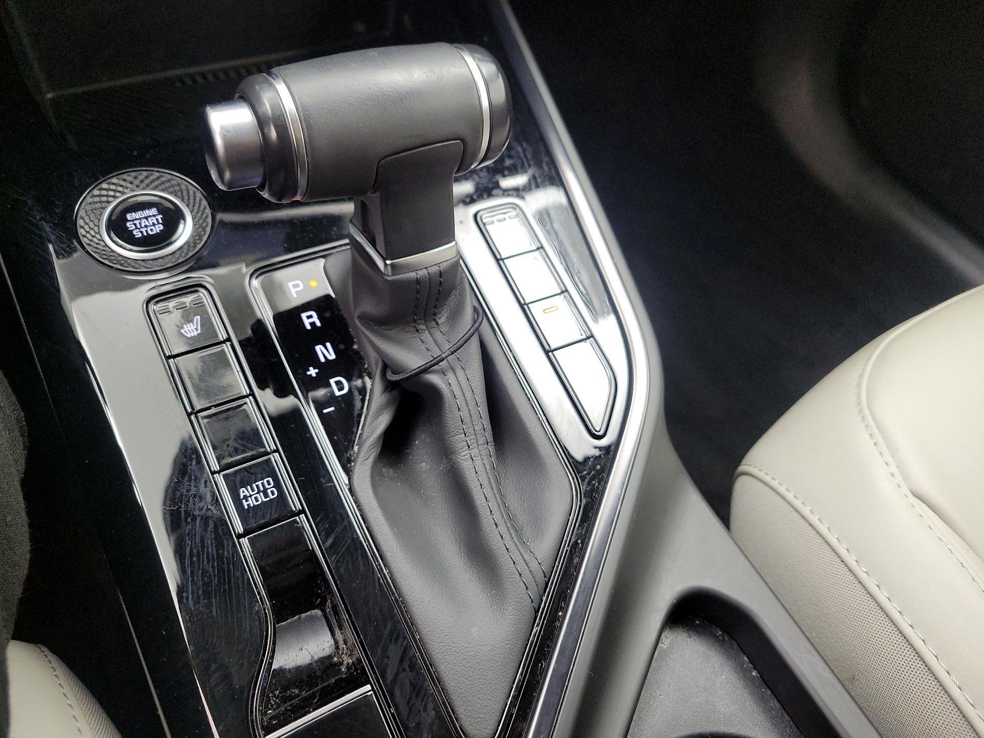 Thumbnail: 2023 Kia Niro - 18