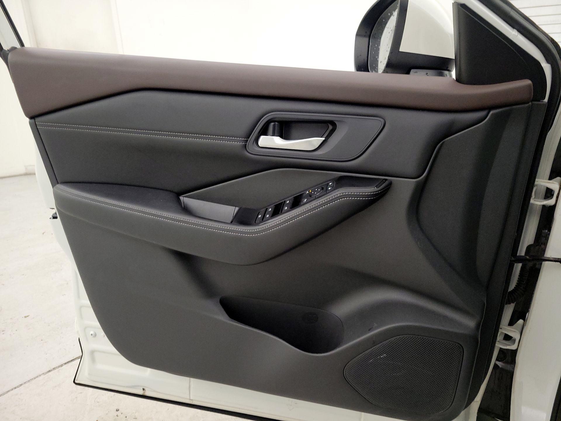 Thumbnail: 2023 Nissan Rogue - 12