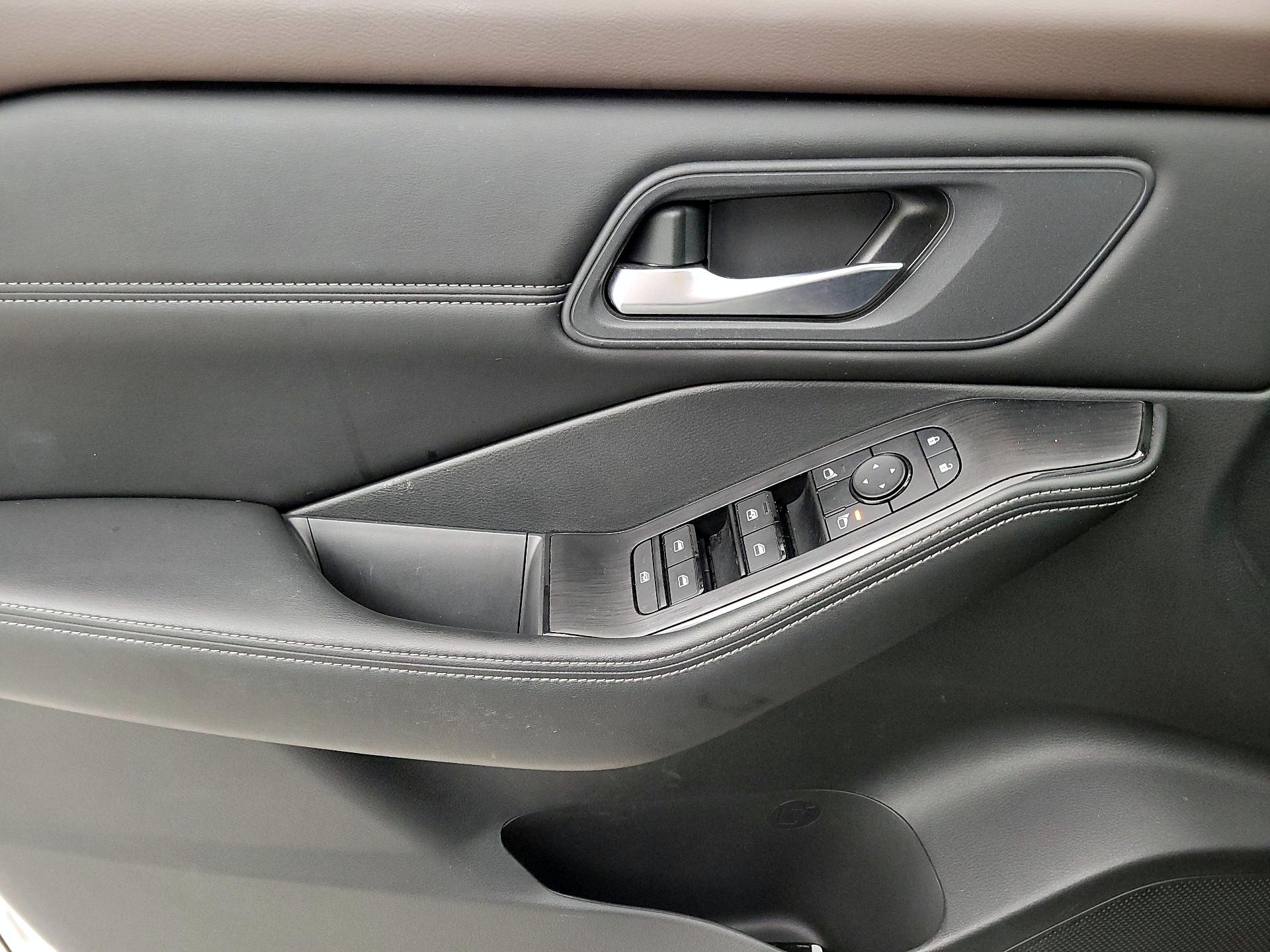 Thumbnail: 2023 Nissan Rogue - 12