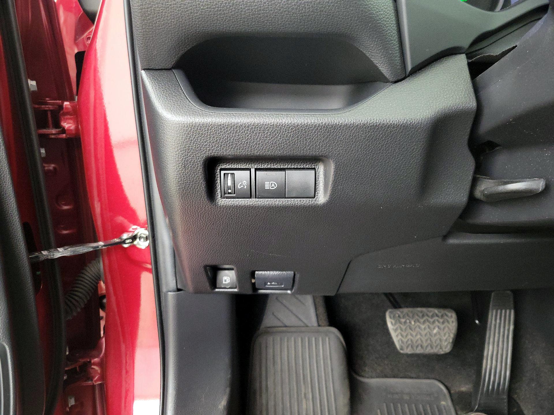 Thumbnail: 2022 Toyota RAV4 - 13