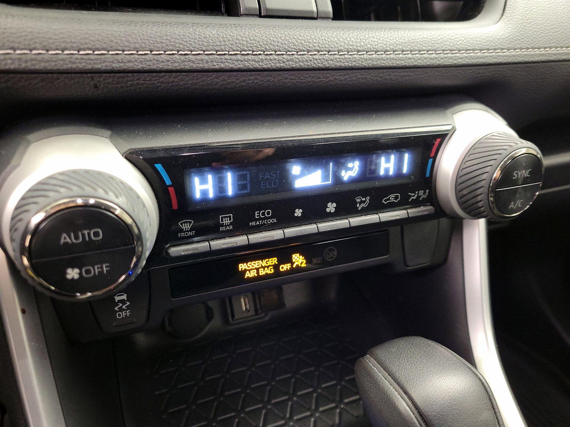 Thumbnail: 2022 Toyota RAV4 - 16