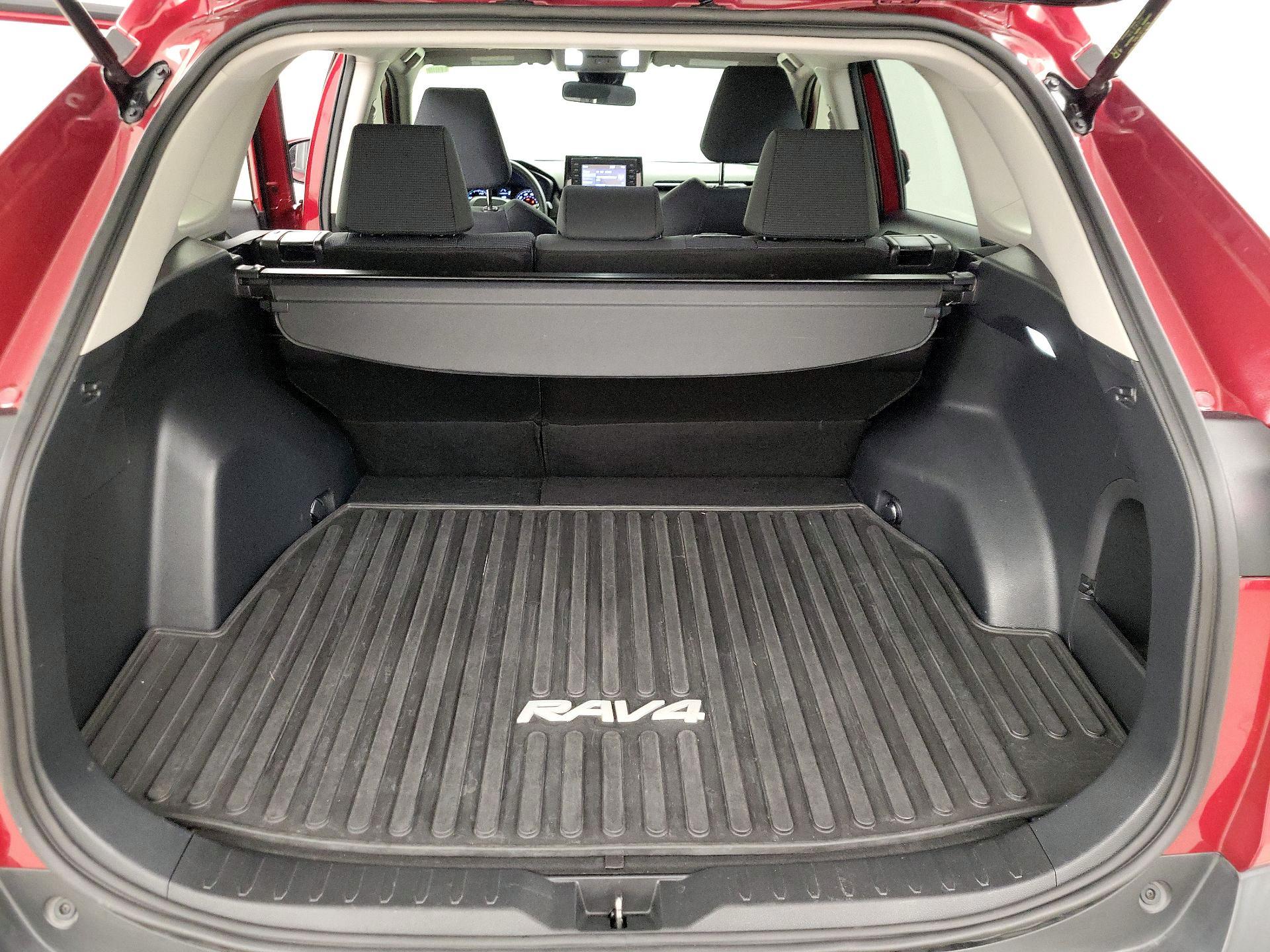 Thumbnail: 2022 Toyota RAV4 - 20