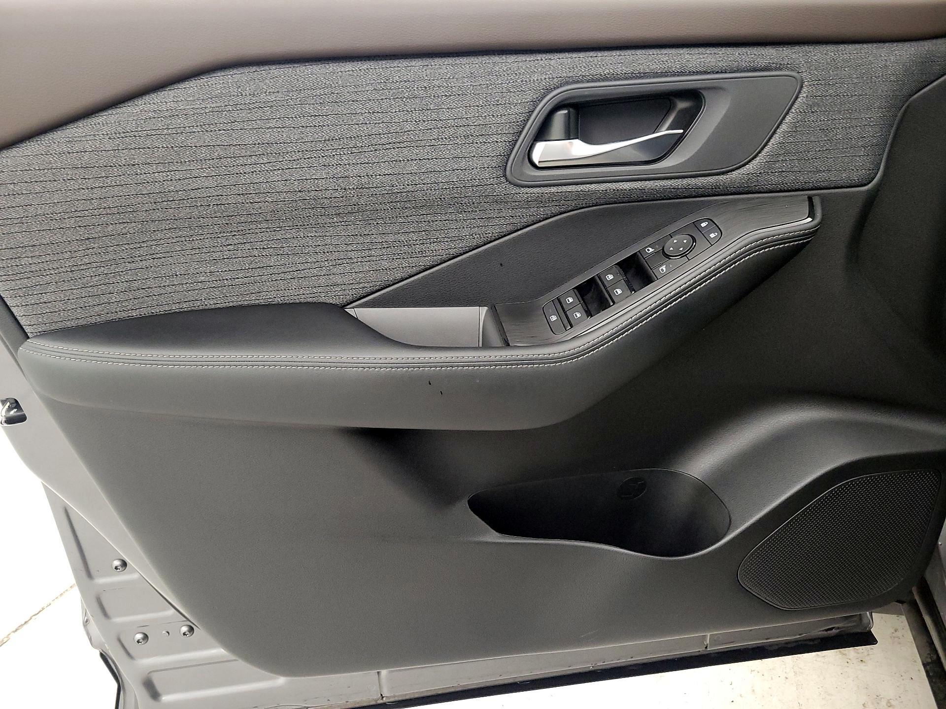 Thumbnail: 2023 Nissan Rogue - 12