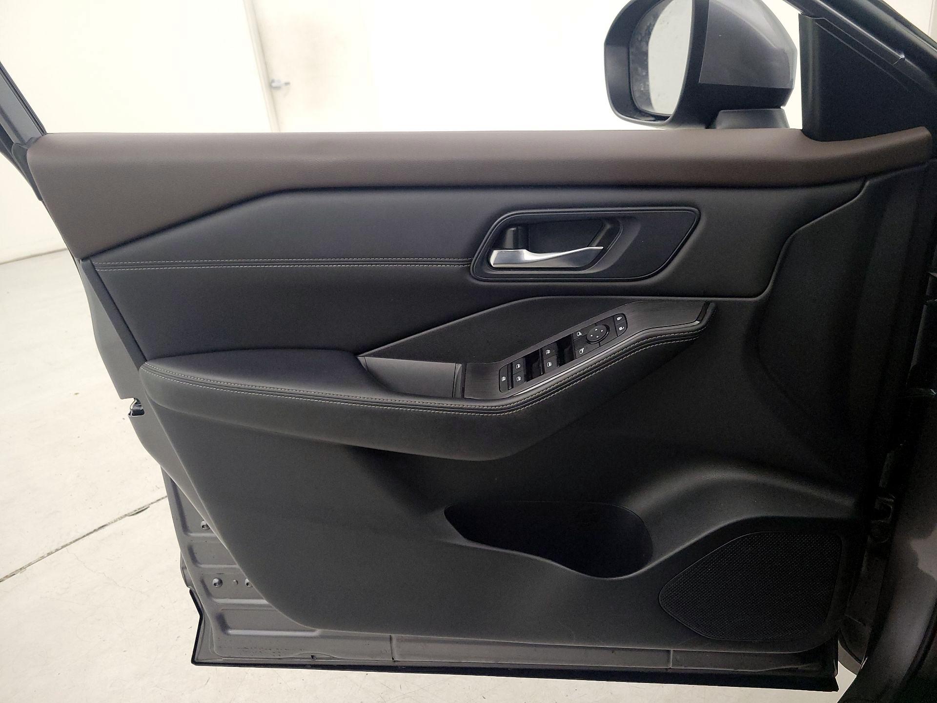 Thumbnail: 2023 Nissan Rogue - 12