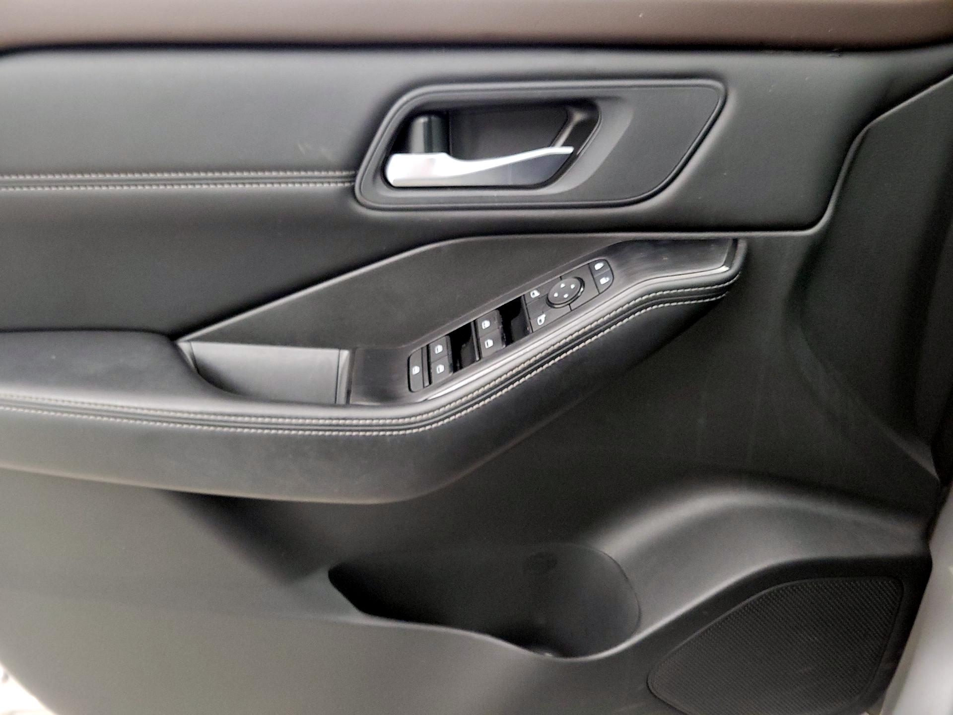 Thumbnail: 2023 Nissan Rogue - 12