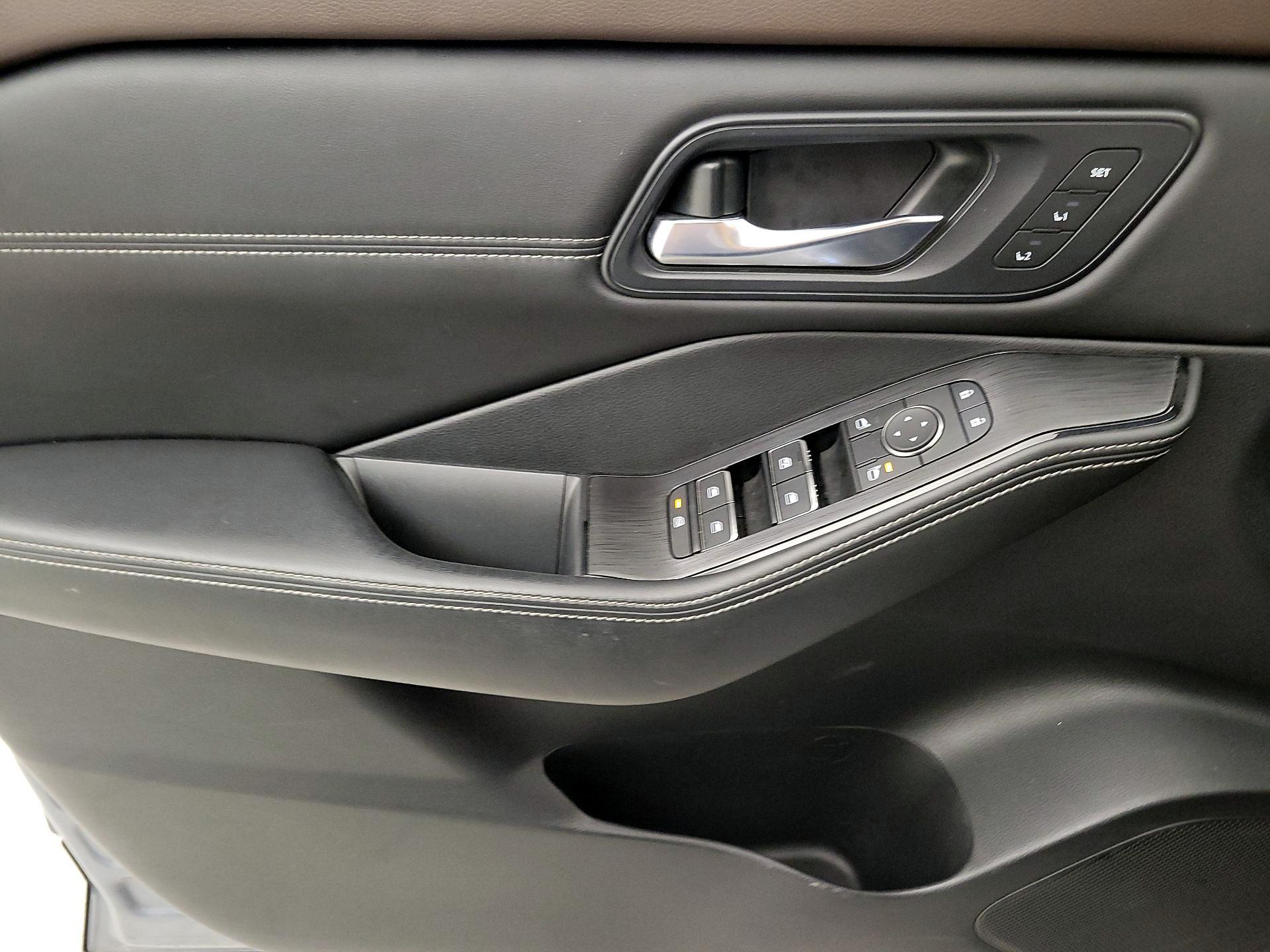 Thumbnail: 2023 Nissan Rogue - 12