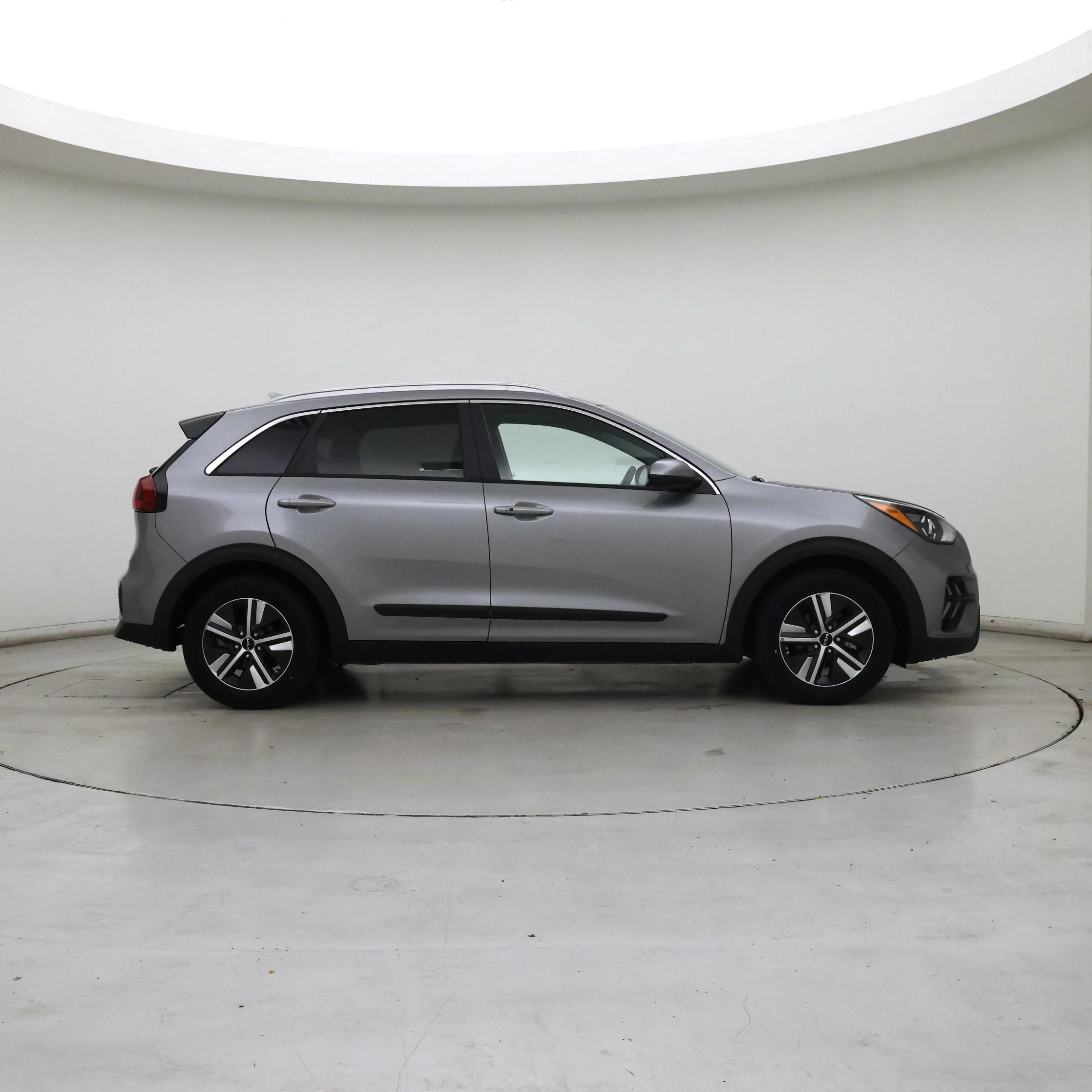 Thumbnail: 2022 Kia Niro - 7