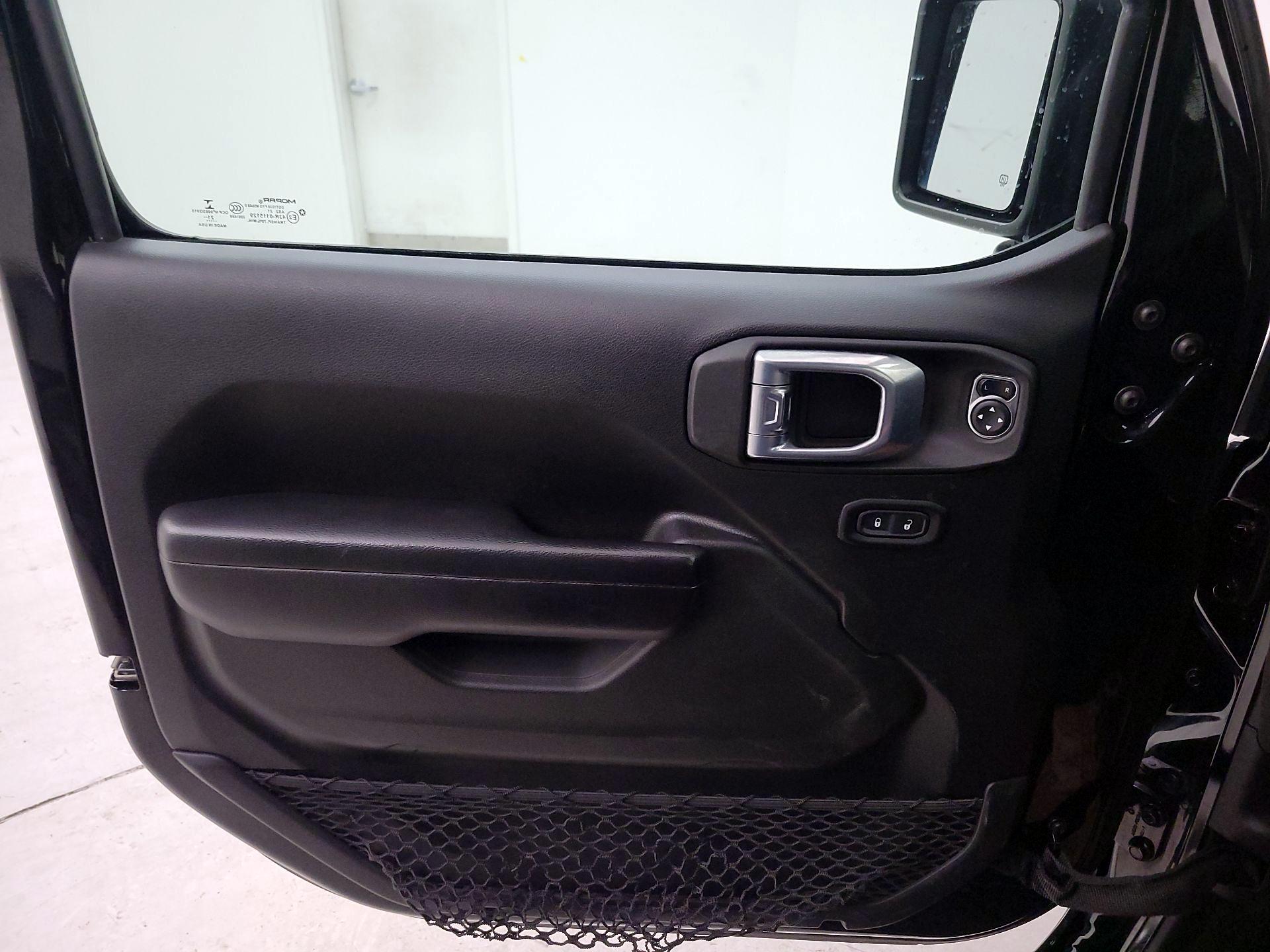 Thumbnail: 2021 Jeep Gladiator - 12