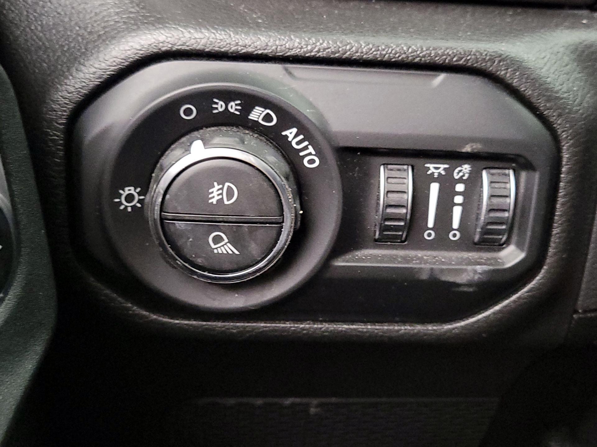 Thumbnail: 2021 Jeep Gladiator - 13