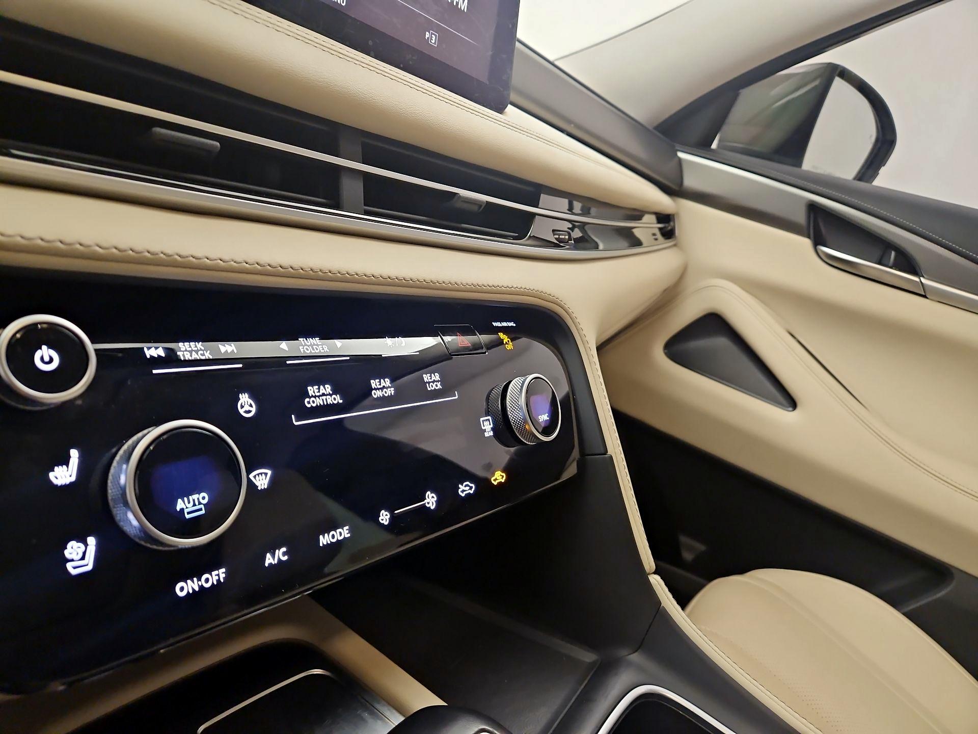 Thumbnail: 2023 INFINITI QX60 - 16