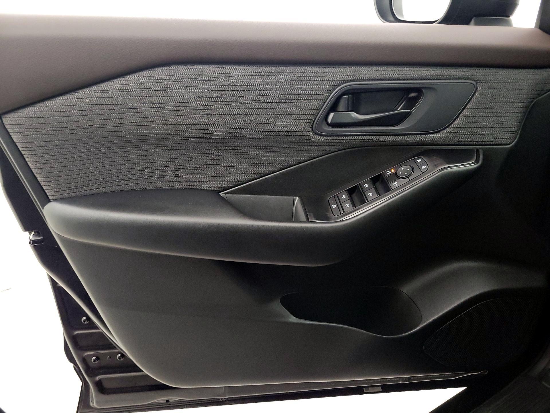 Thumbnail: 2023 Nissan Rogue - 12