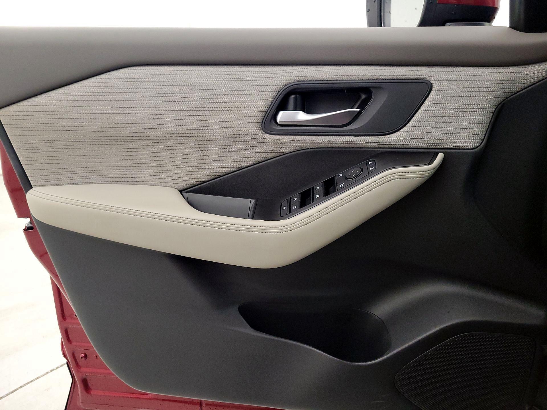 Thumbnail: 2023 Nissan Rogue - 12