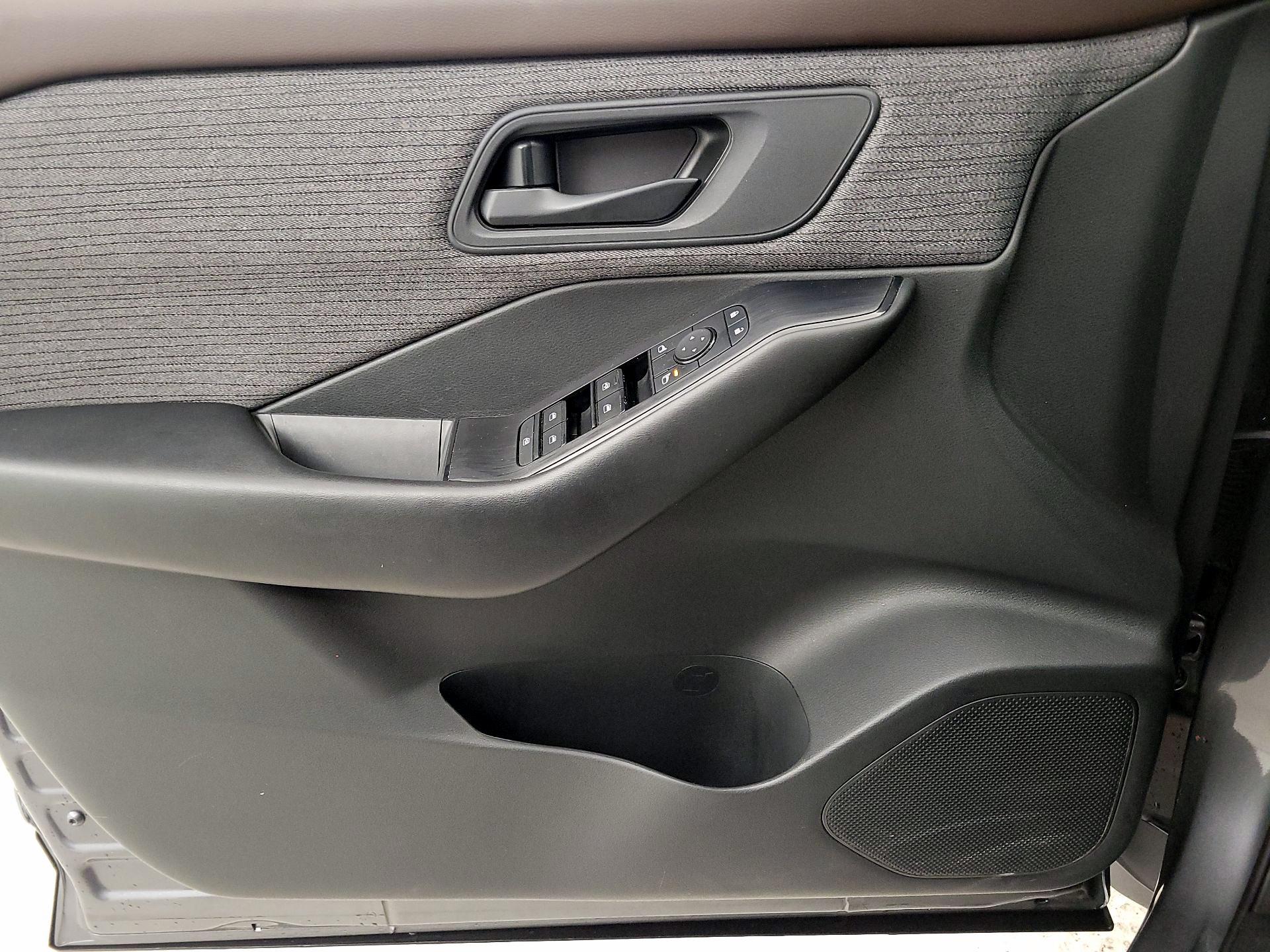 Thumbnail: 2023 Nissan Rogue - 12