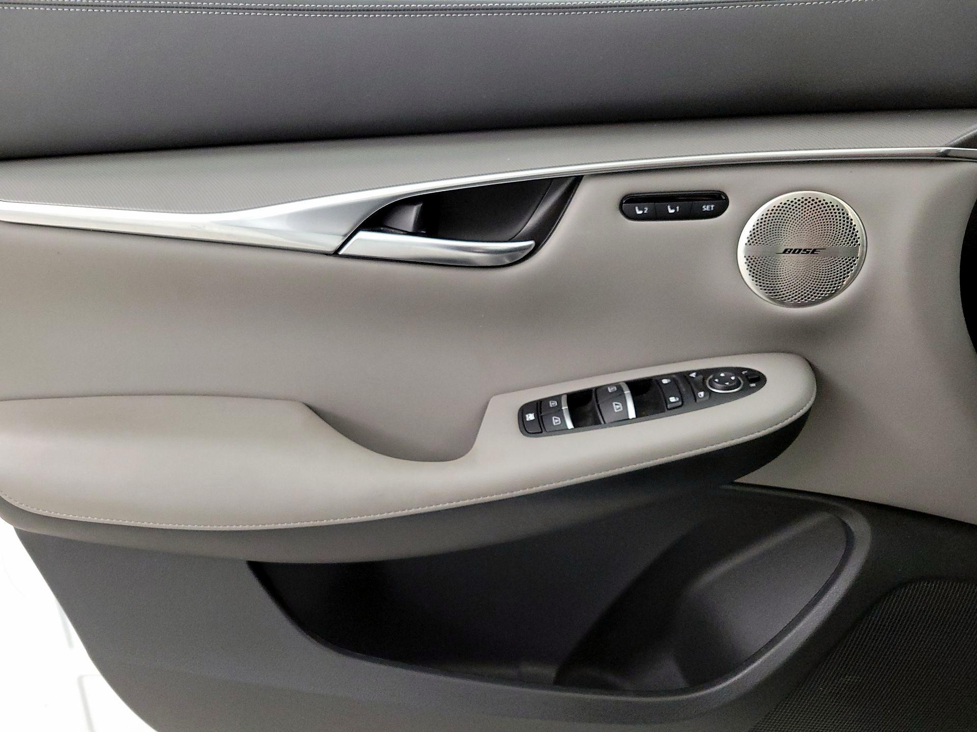 Thumbnail: 2023 INFINITI QX50 - 12