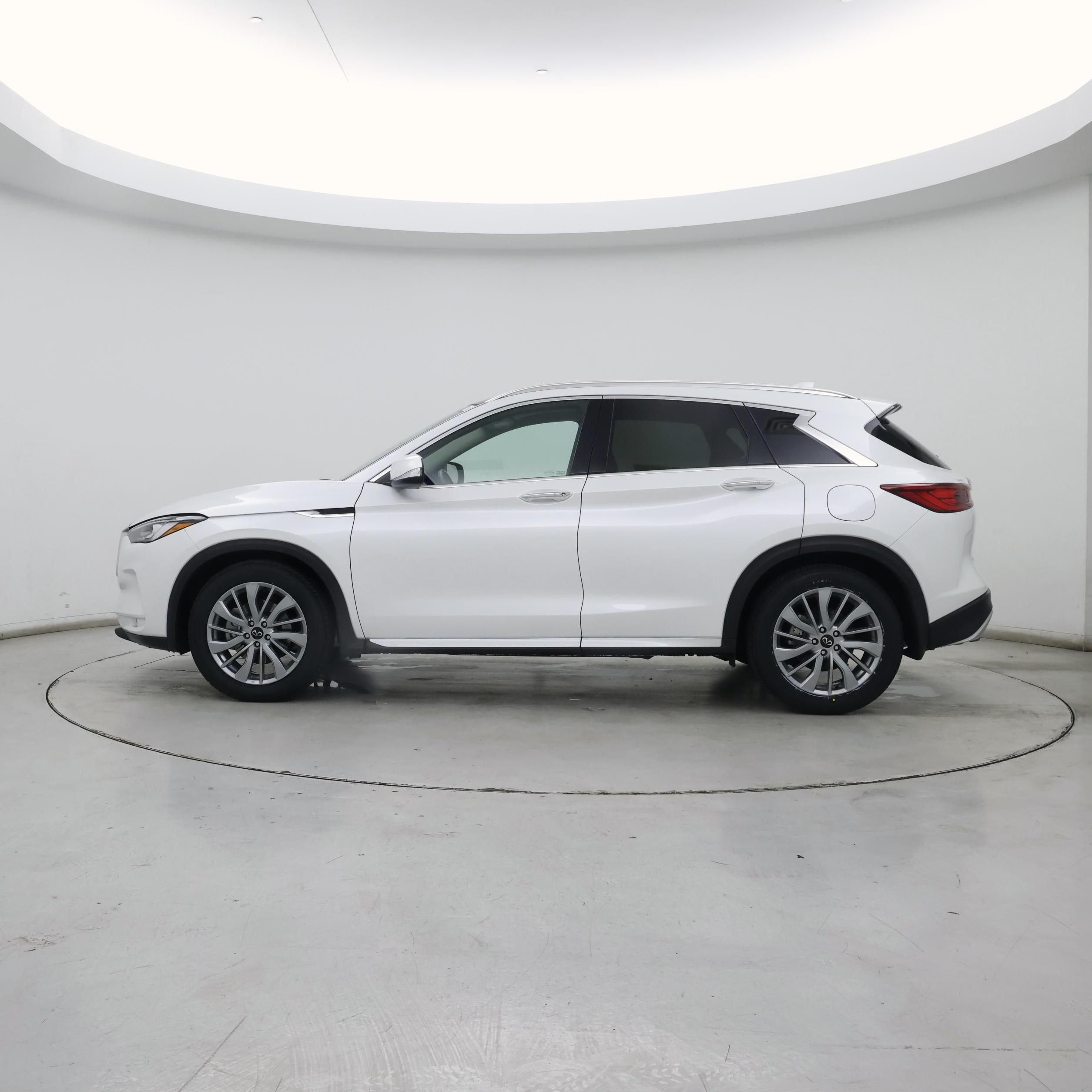 Thumbnail: 2023 INFINITI QX50 - 3