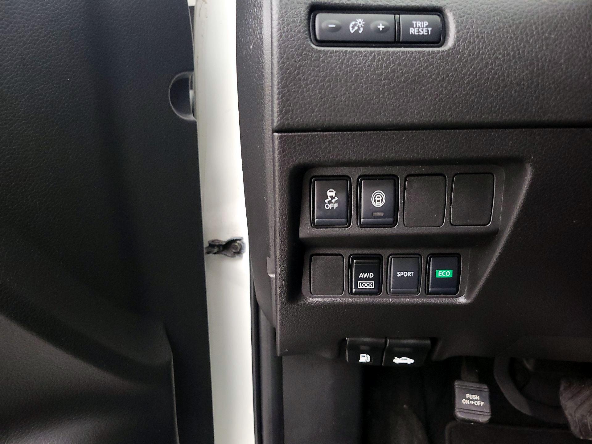 Thumbnail: 2021 Nissan Rogue Sport - 13