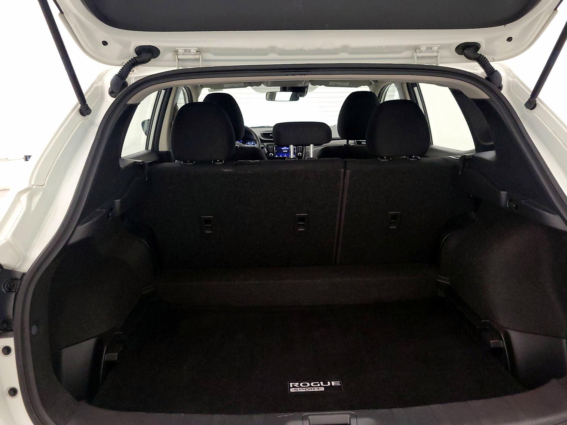 Thumbnail: 2021 Nissan Rogue Sport - 20