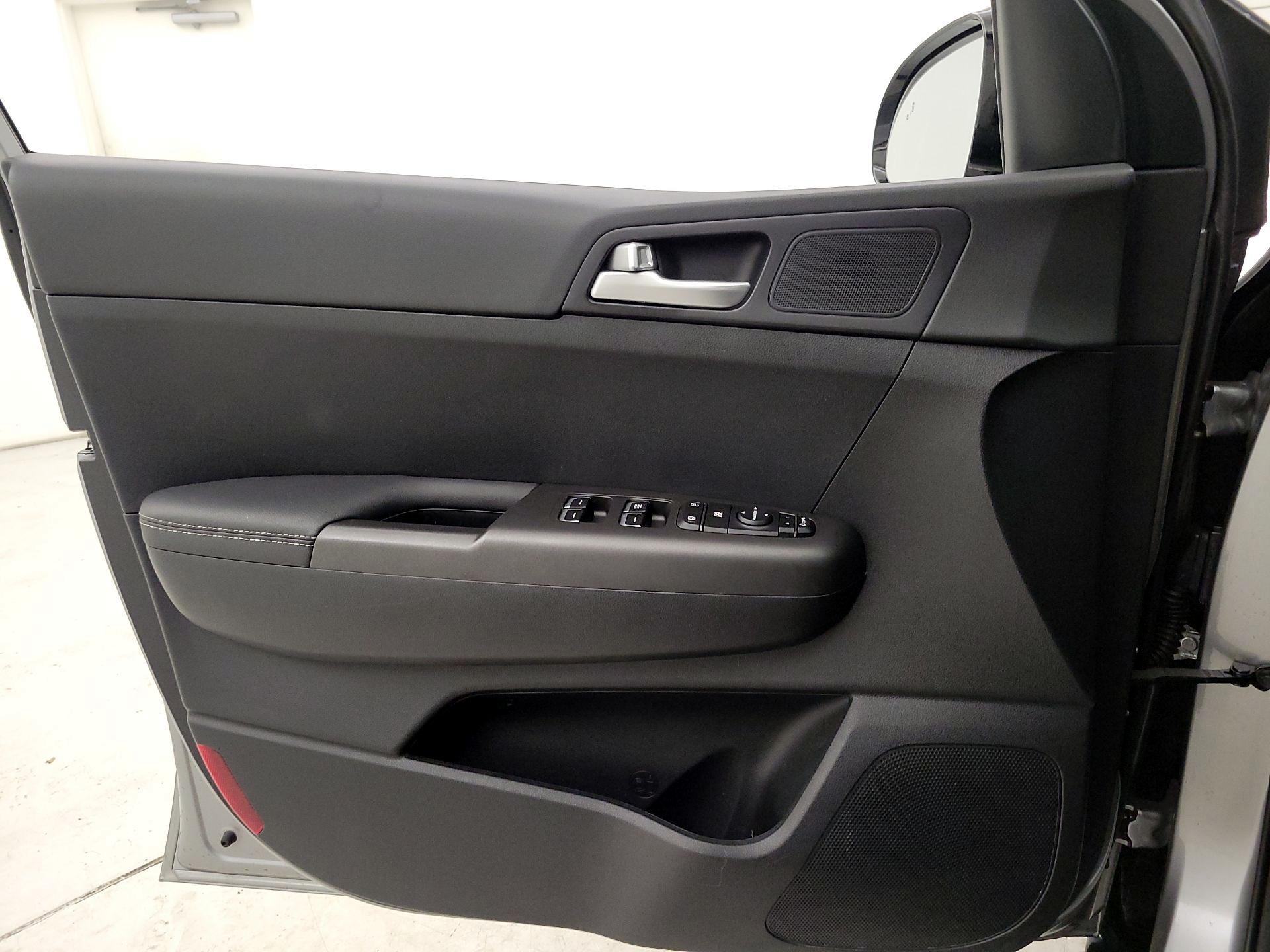 Thumbnail: 2022 Kia Sportage - 12