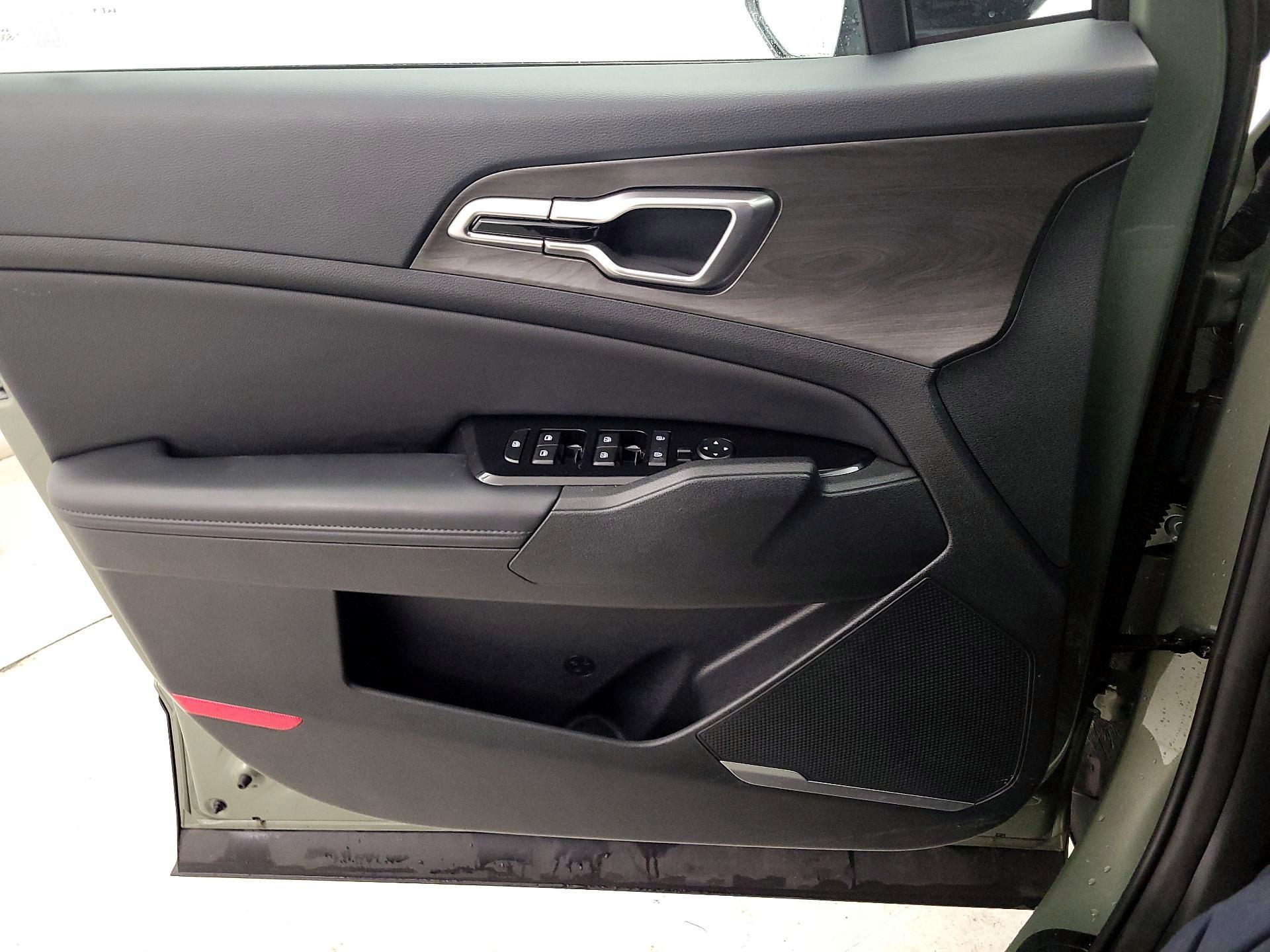 Thumbnail: 2023 Kia Sportage - 12