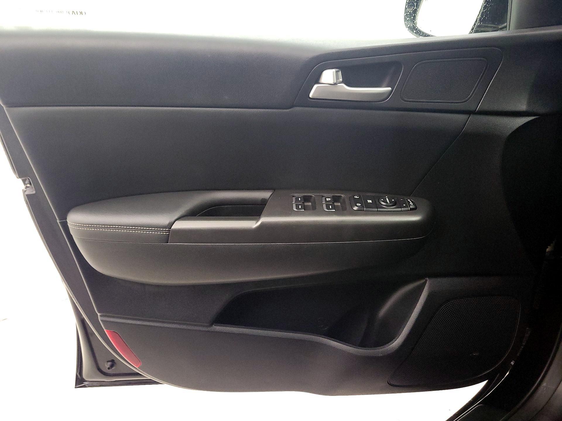 Thumbnail: 2020 Kia Sportage - 12