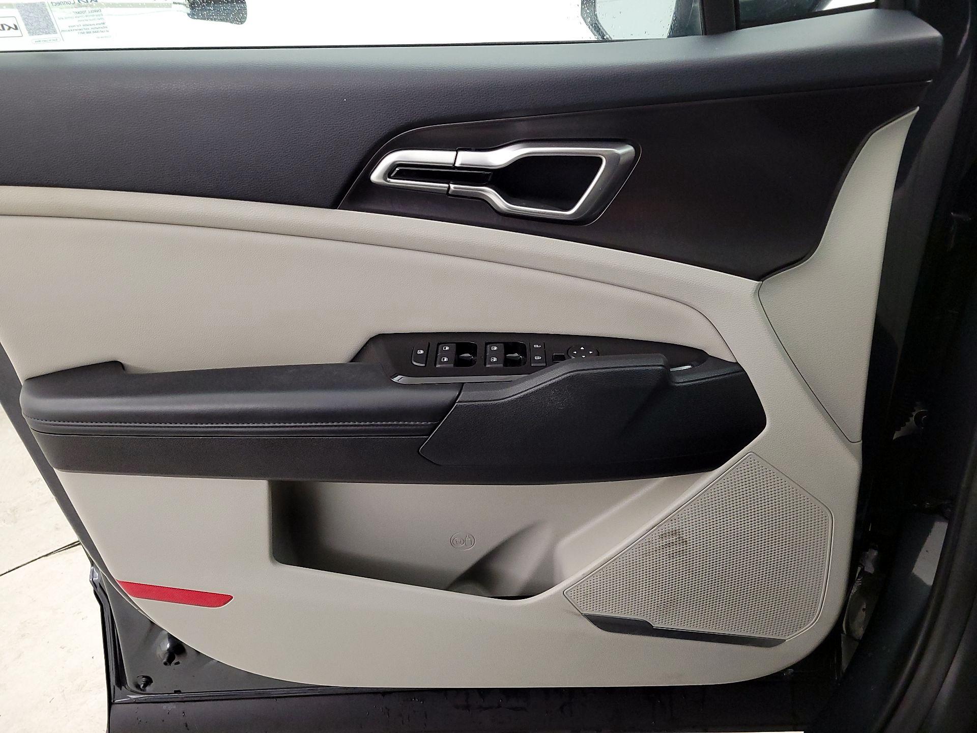 Thumbnail: 2023 Kia Sportage - 12