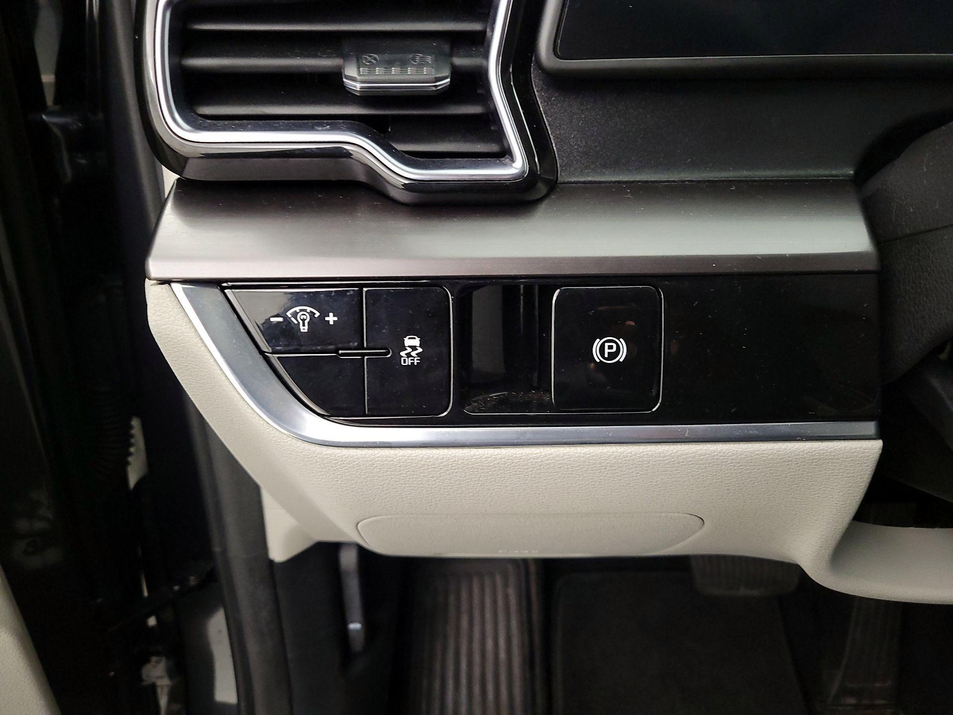 Thumbnail: 2023 Kia Sportage - 13