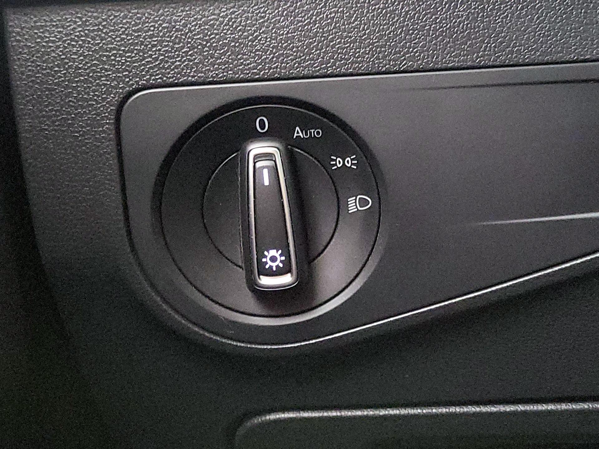 Thumbnail: 2022 Volkswagen Tiguan - 13