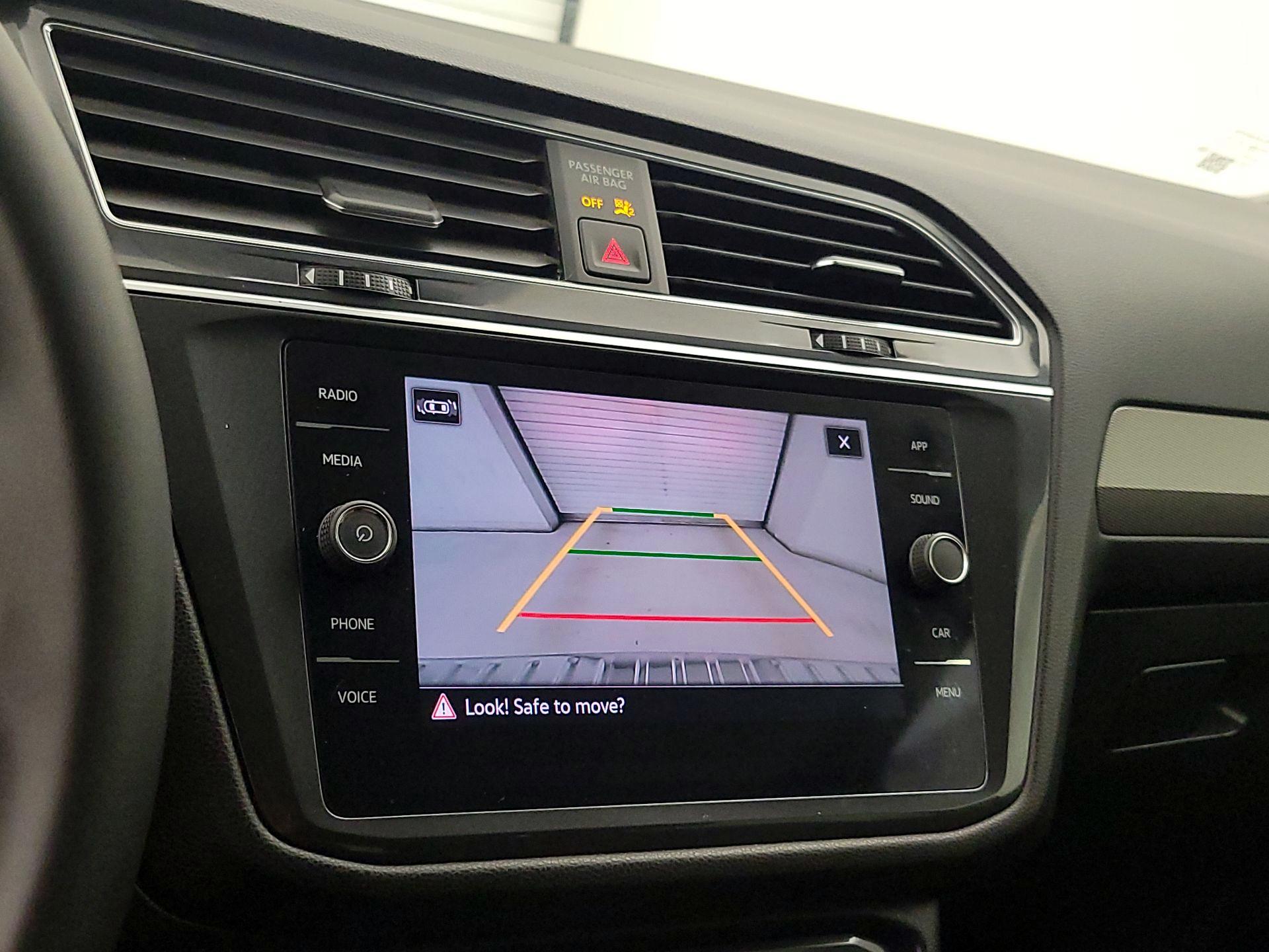 Thumbnail: 2022 Volkswagen Tiguan - 14