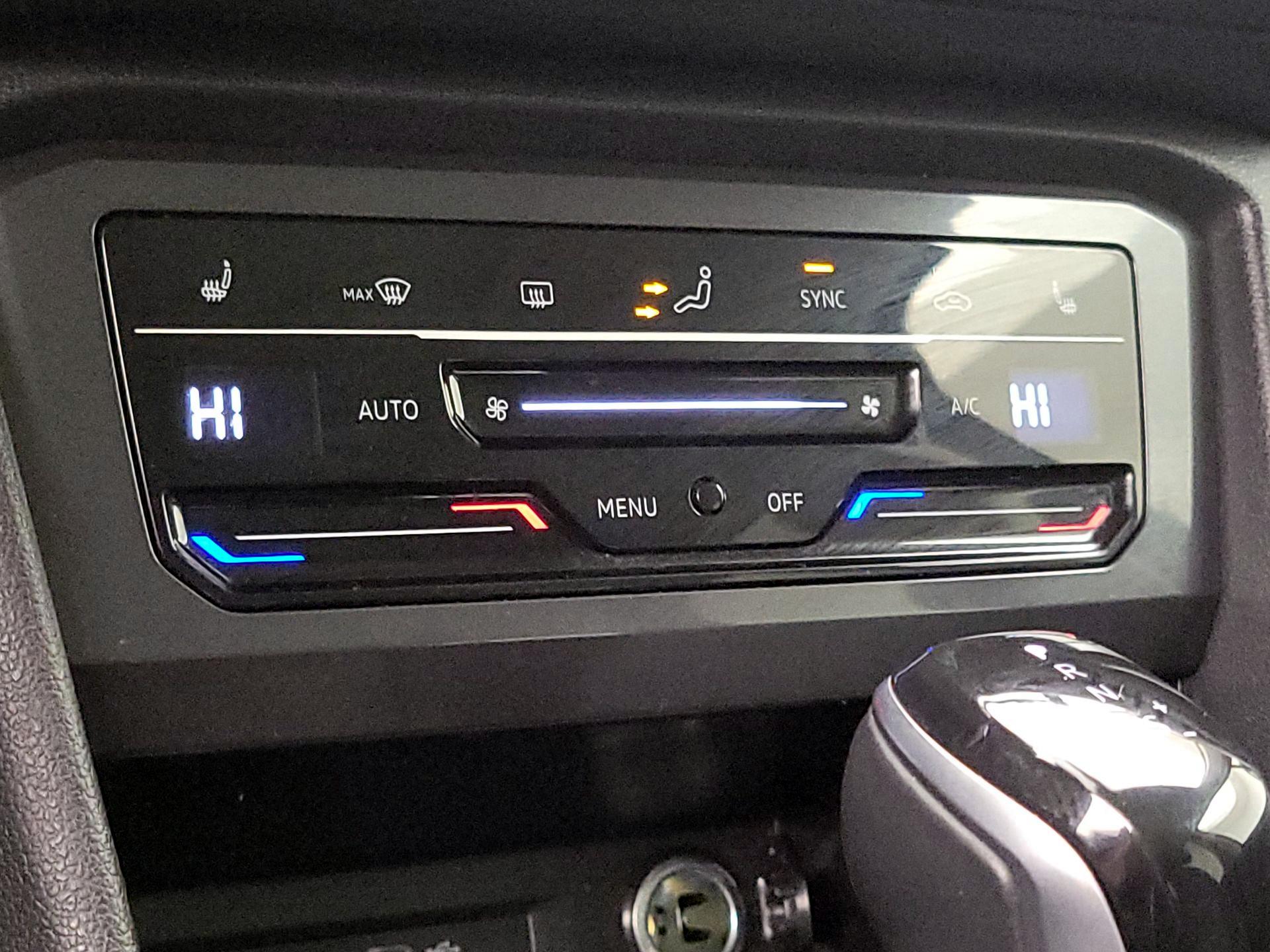 Thumbnail: 2022 Volkswagen Tiguan - 16