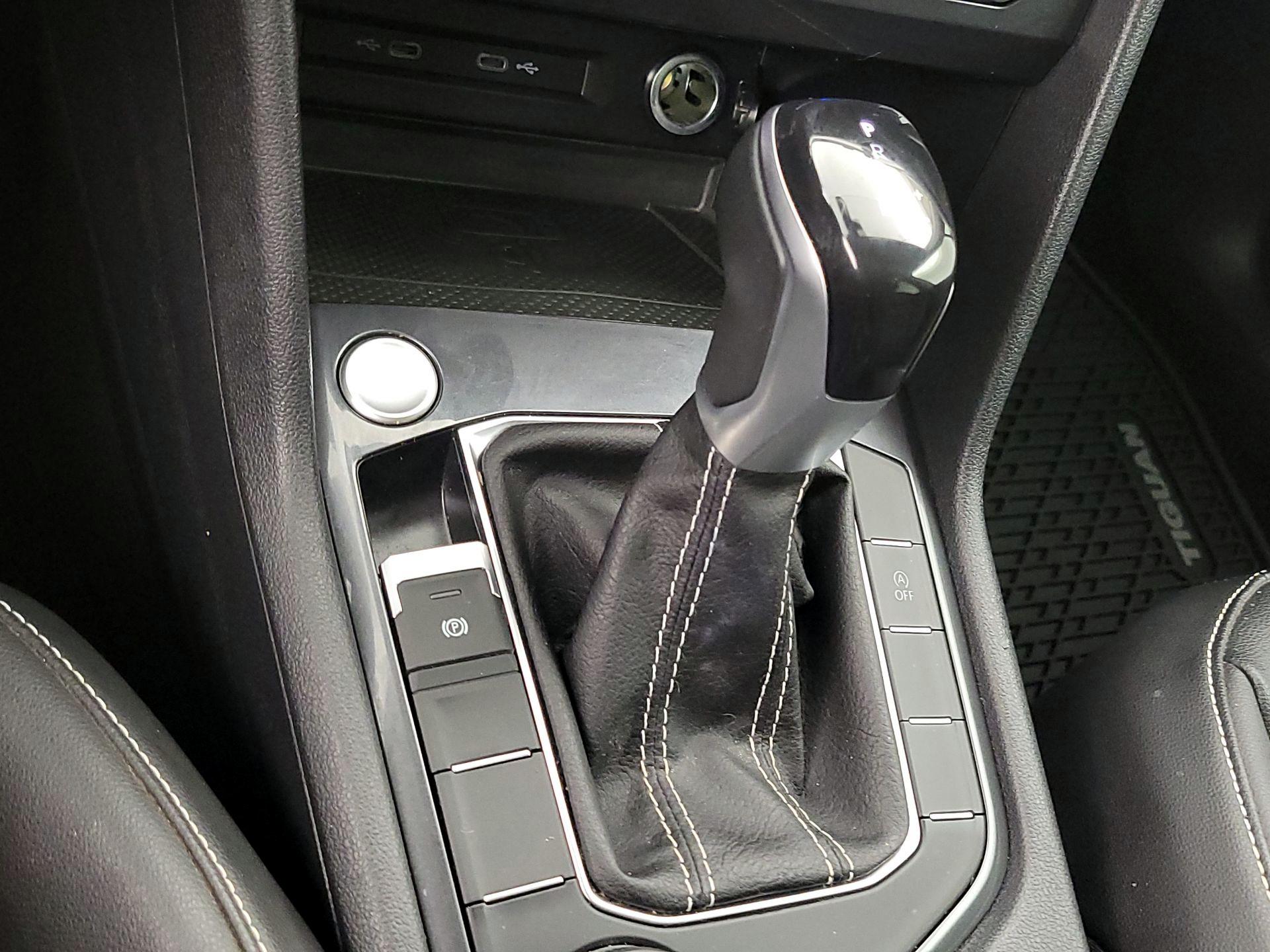 Thumbnail: 2022 Volkswagen Tiguan - 17