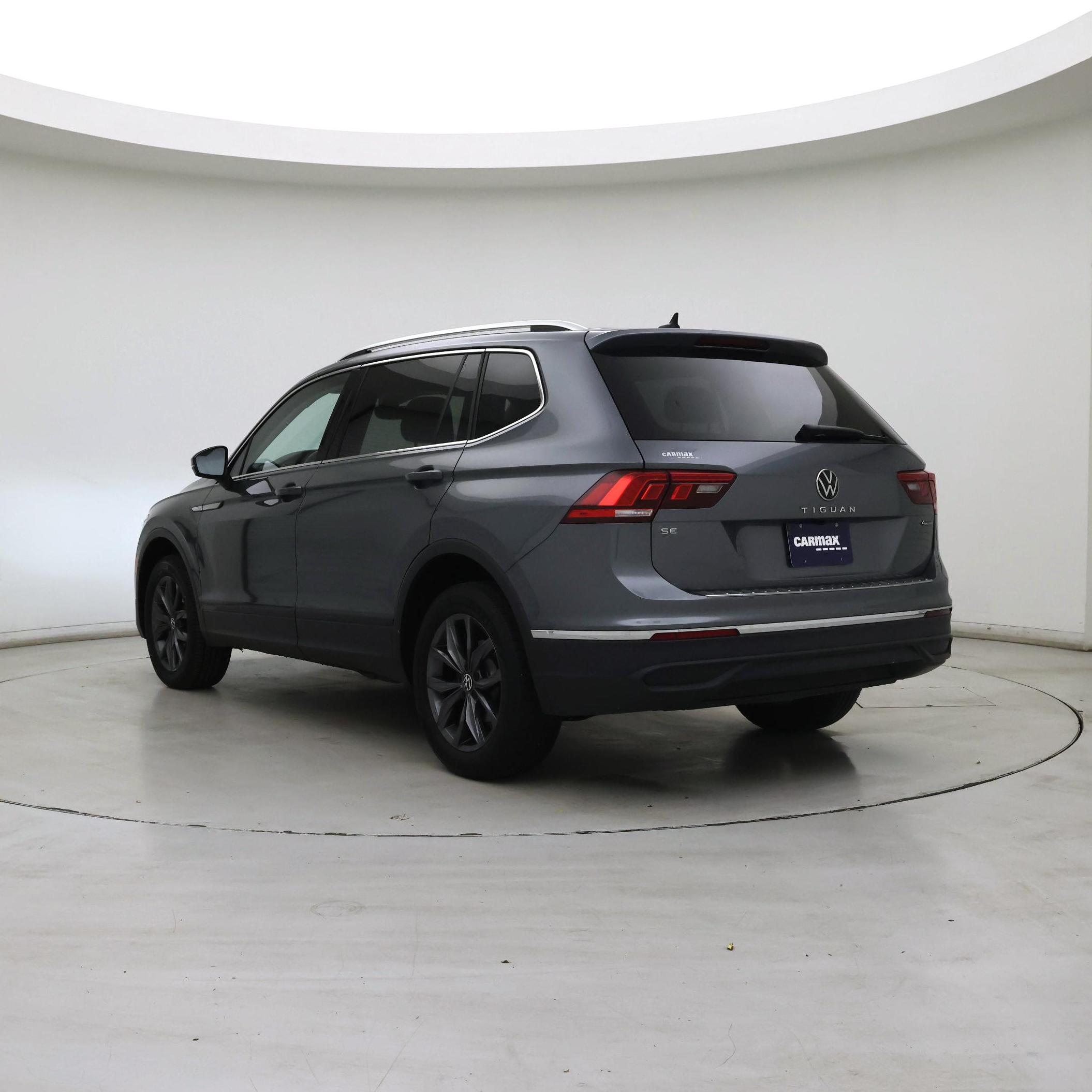 Thumbnail: 2022 Volkswagen Tiguan - 2