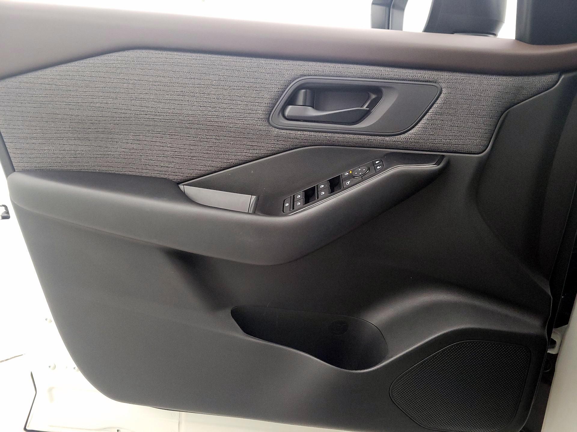 Thumbnail: 2023 Nissan Rogue - 12