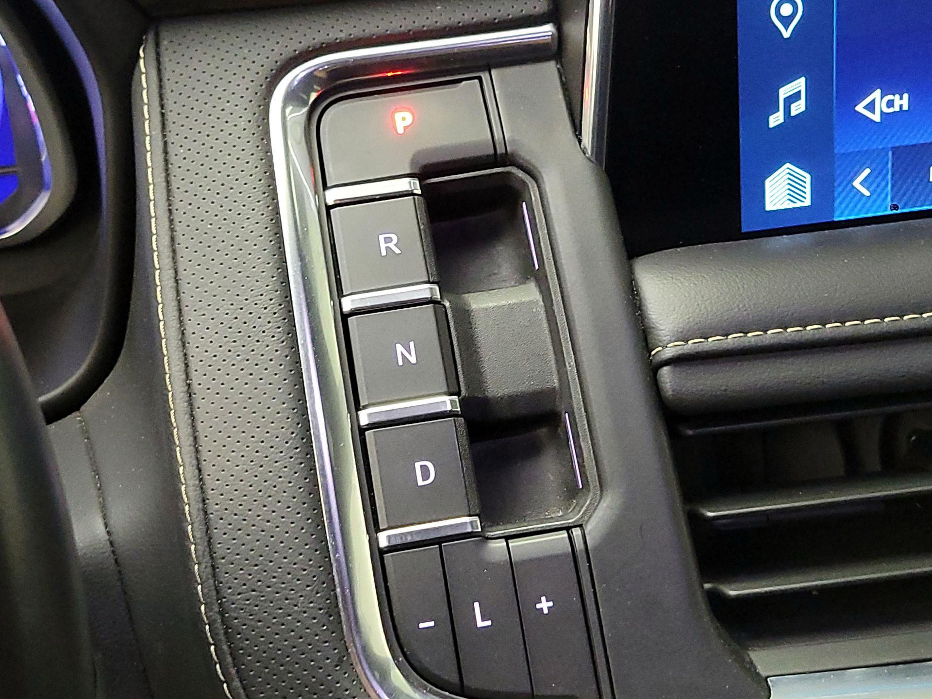 Thumbnail: 2023 Chevrolet Suburban - 17