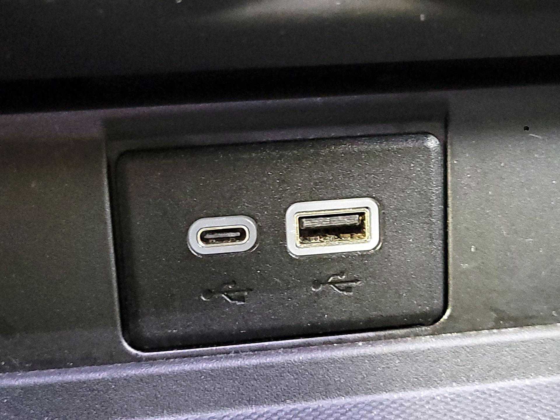 Thumbnail: 2023 Chevrolet Suburban - 18