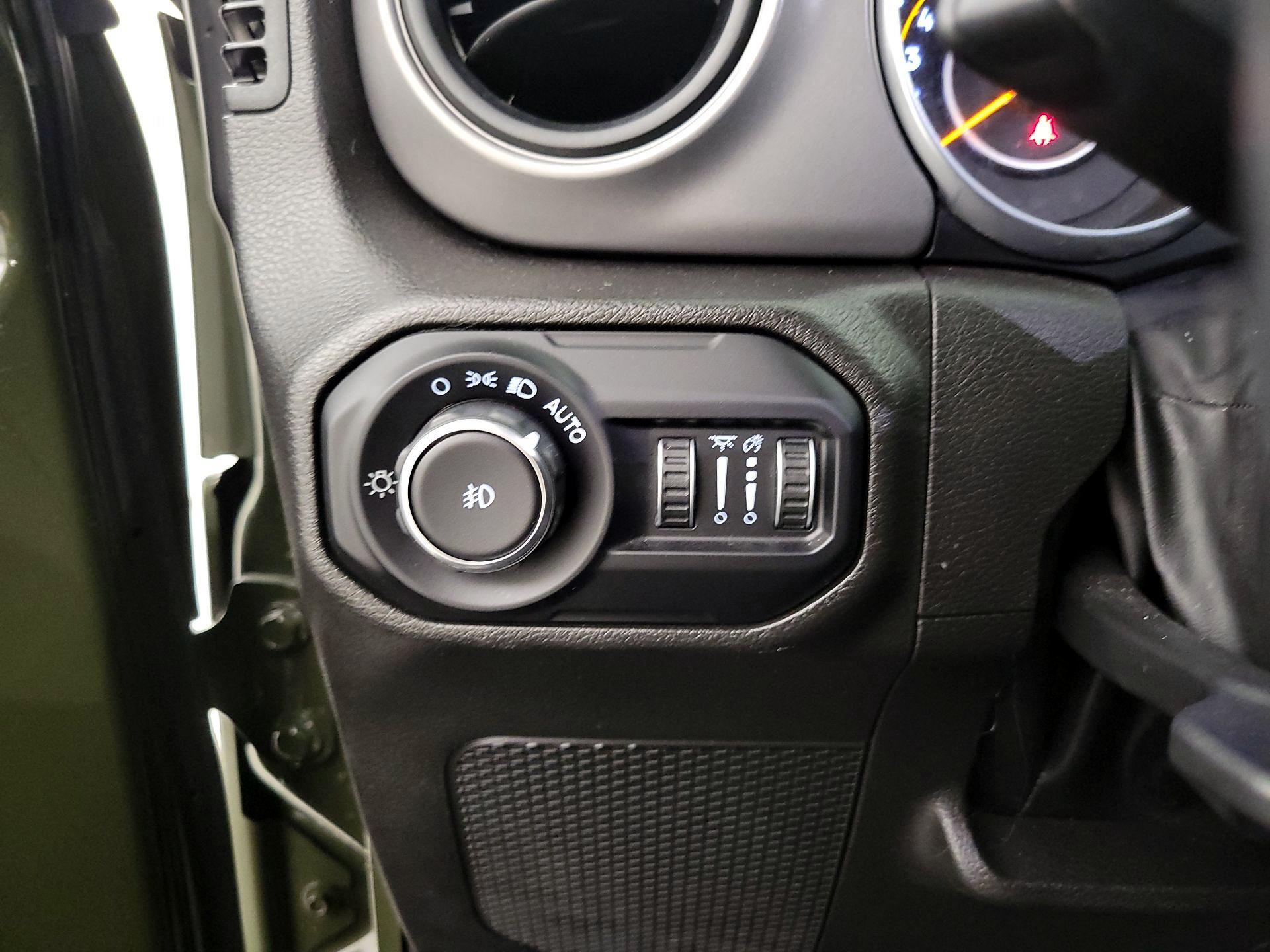 Thumbnail: 2022 Jeep Wrangler - 13