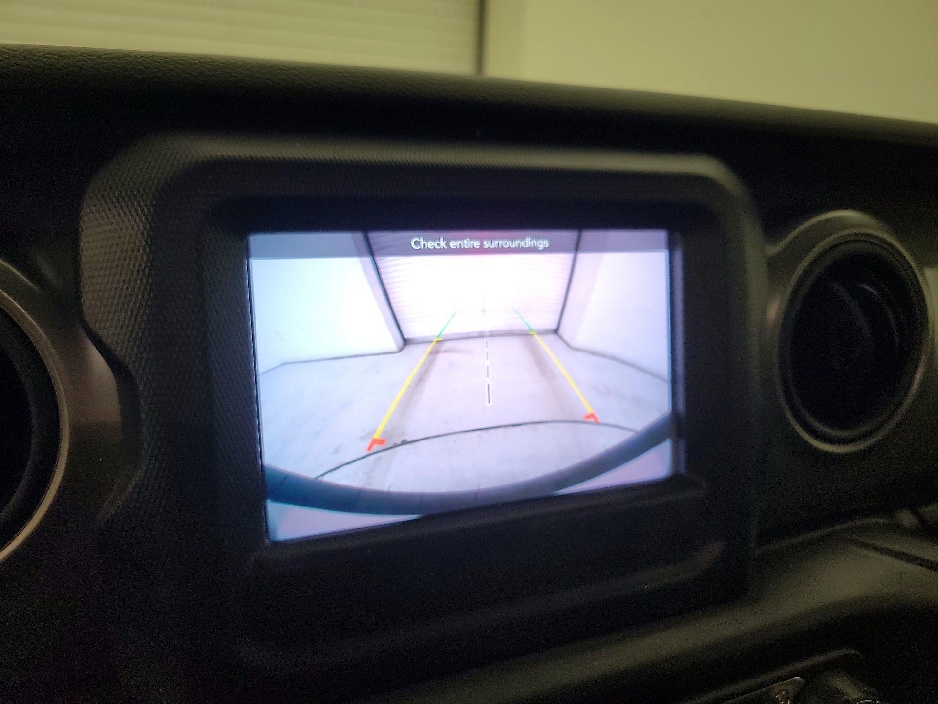 Thumbnail: 2022 Jeep Wrangler - 14