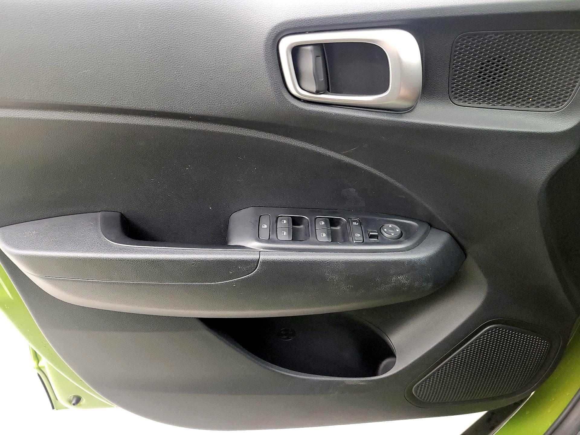 Thumbnail: 2023 Hyundai Venue - 12