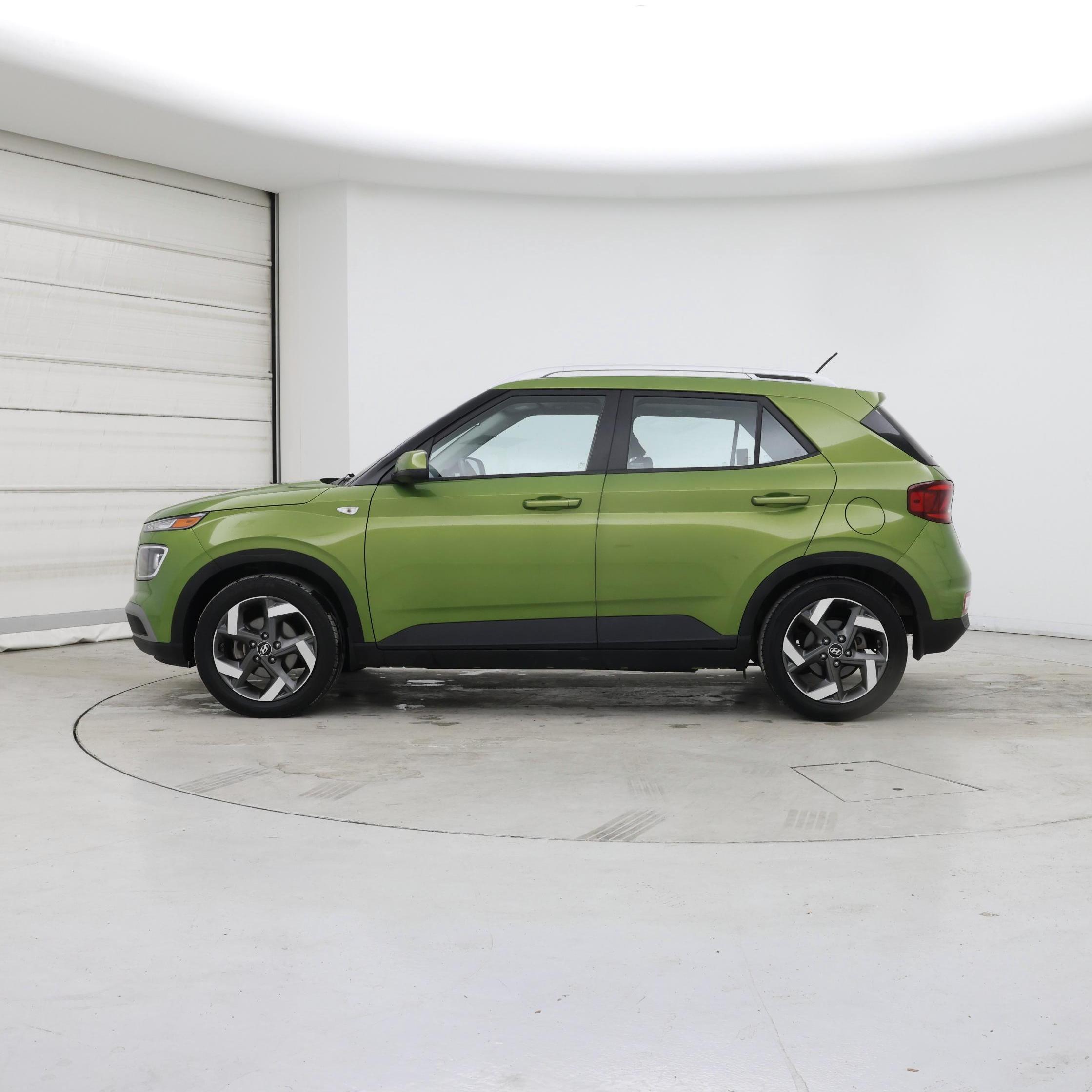 Thumbnail: 2023 Hyundai Venue - 3