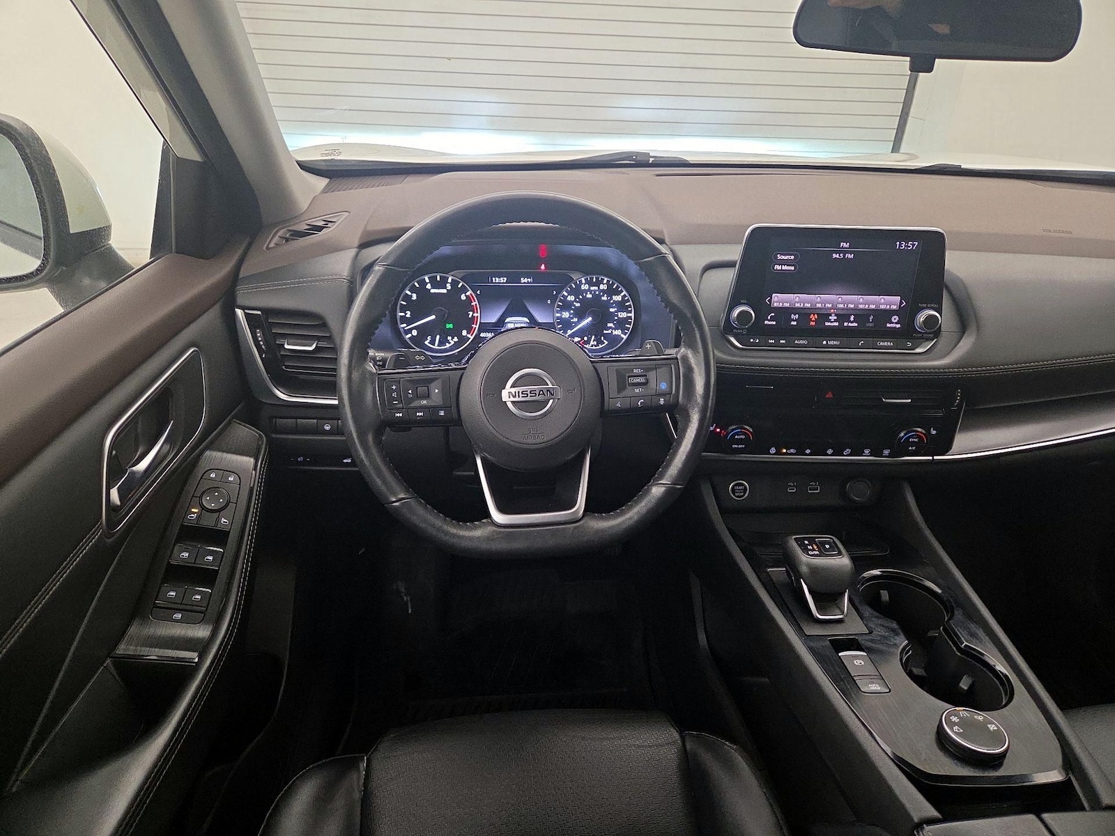 2021 Nissan Rogue SV - Photo 11