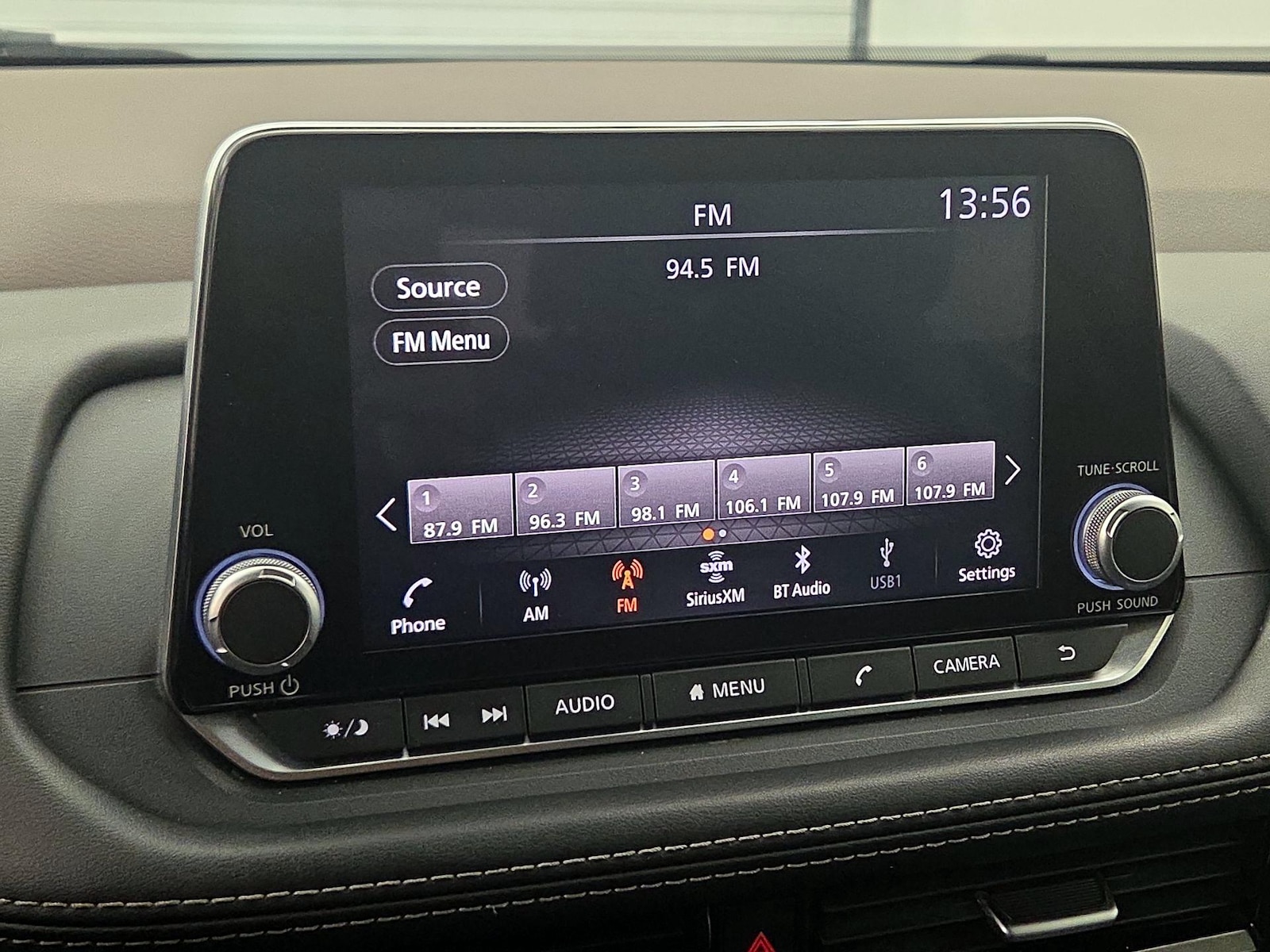 2021 Nissan Rogue SV - Photo 16