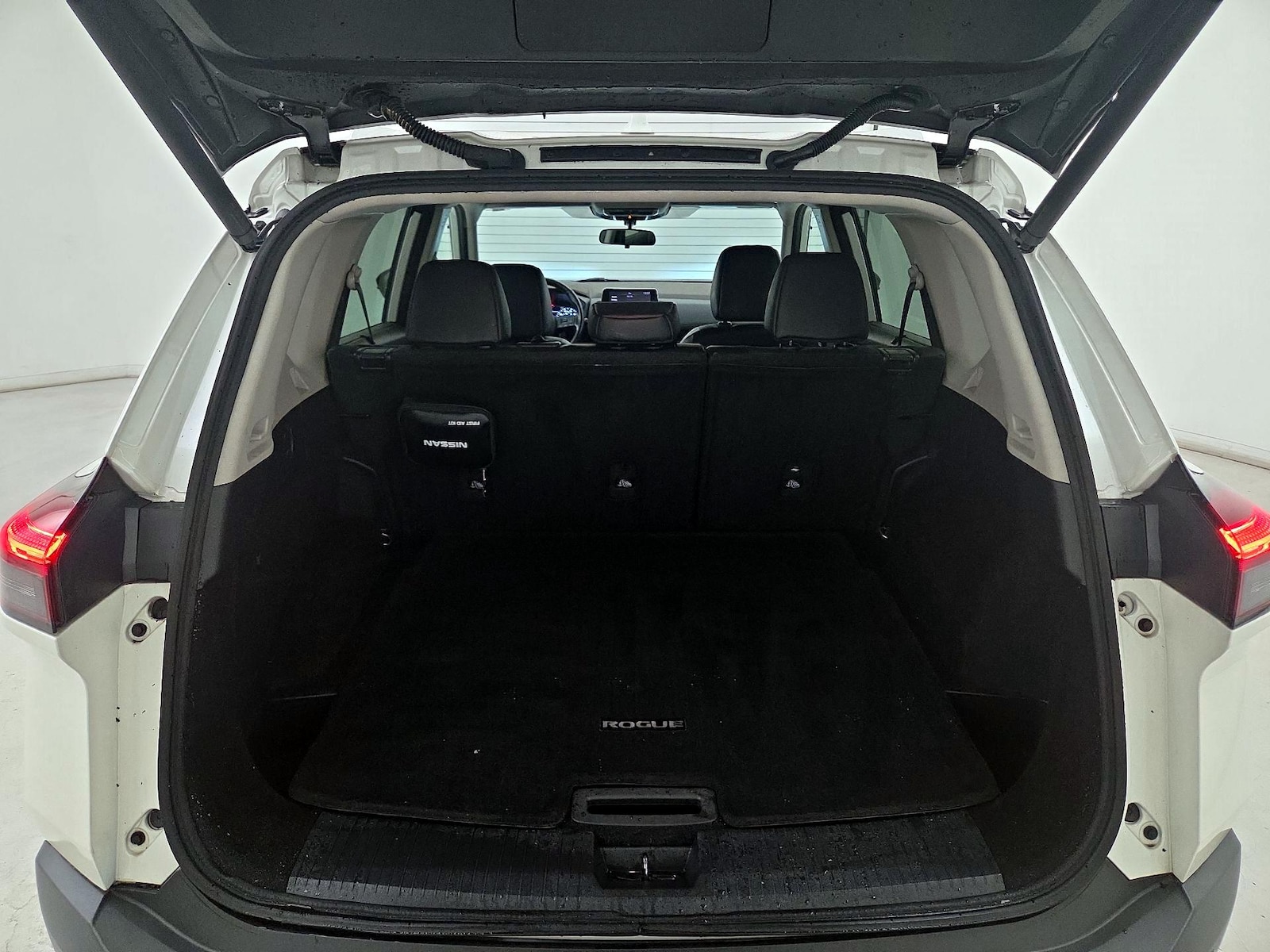 2021 Nissan Rogue SV - Photo 21