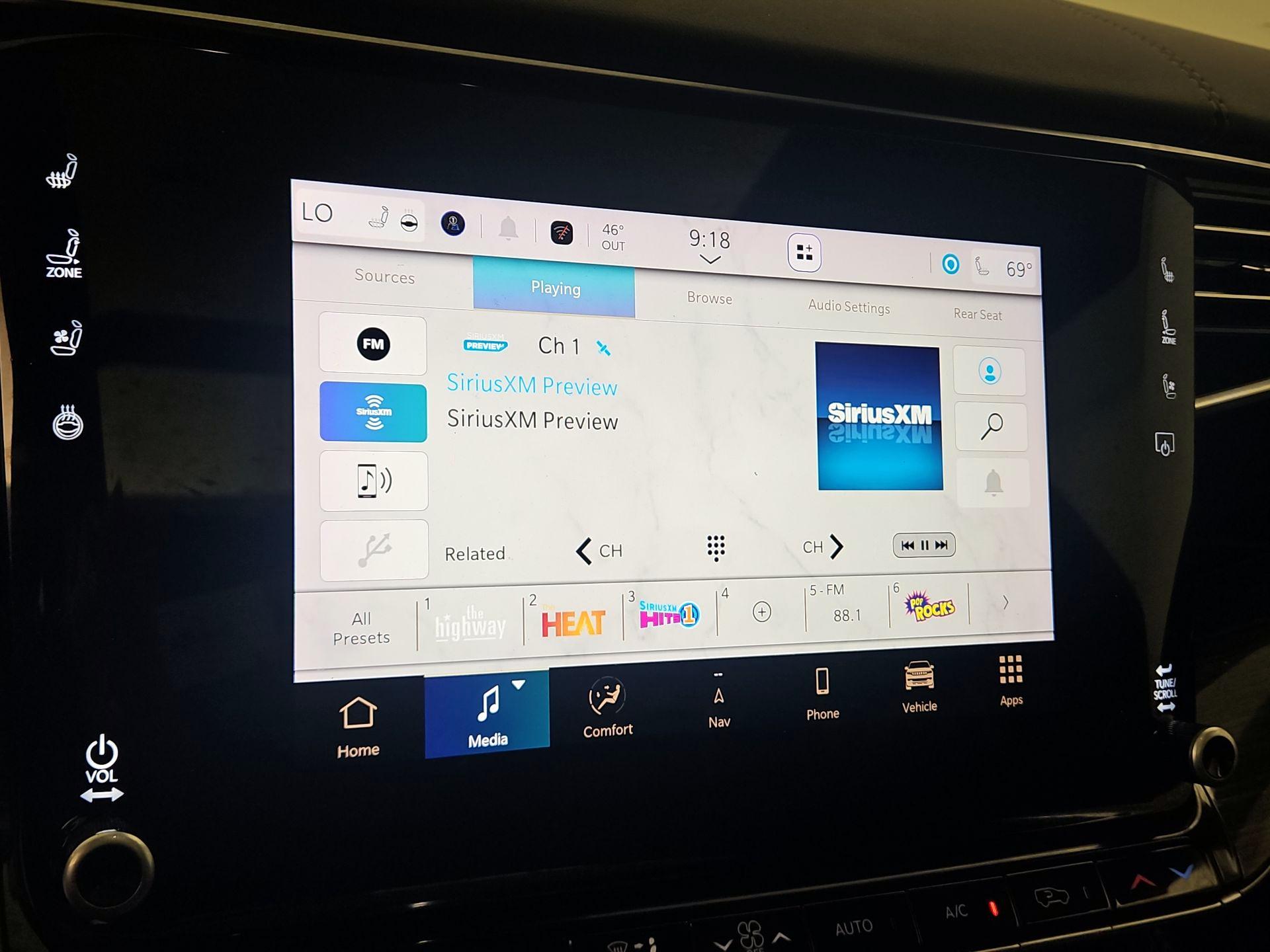 Thumbnail: 2022 Jeep Wagoneer - 16