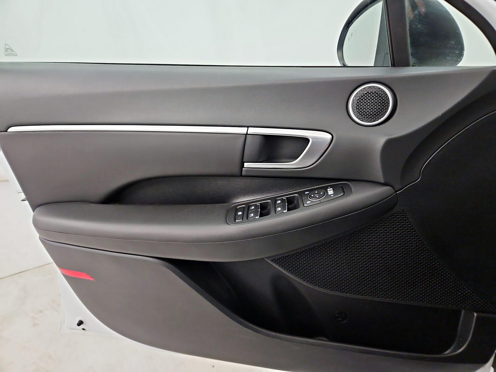 Thumbnail: 2023 Hyundai Sonata - 12